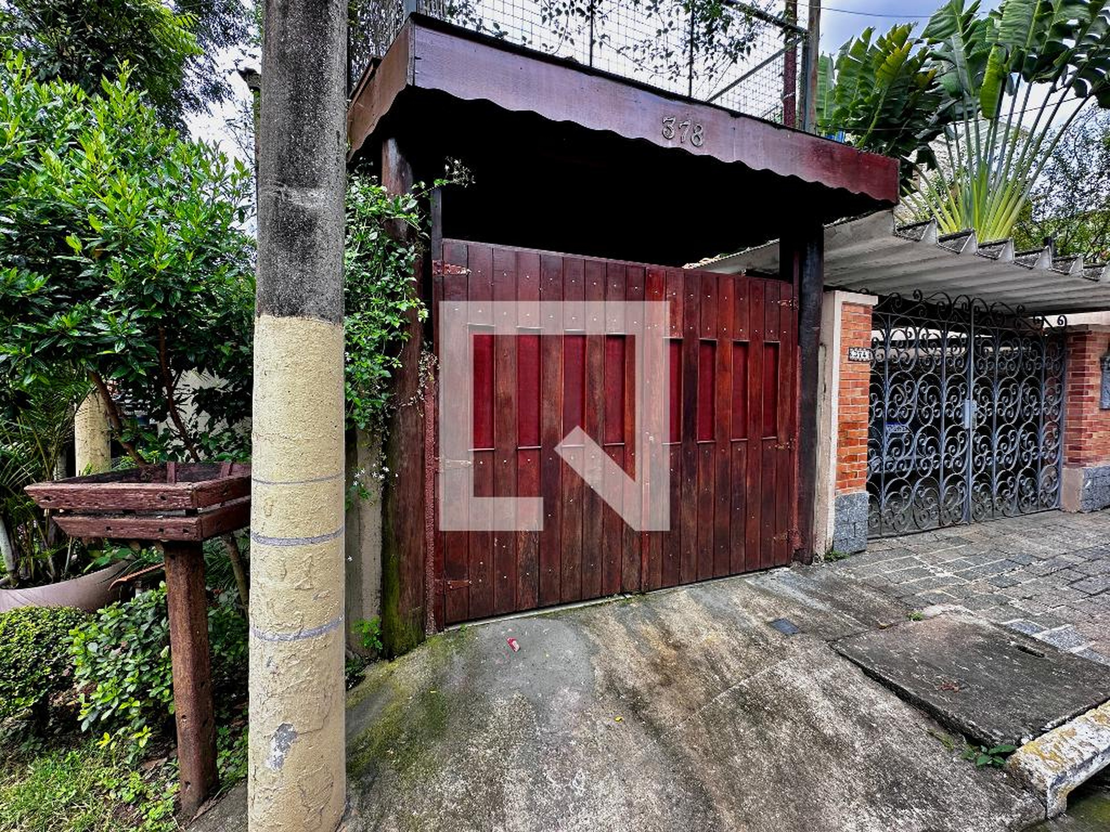 Fachada Condomínio em Rua Antonieta Revoredo, 378