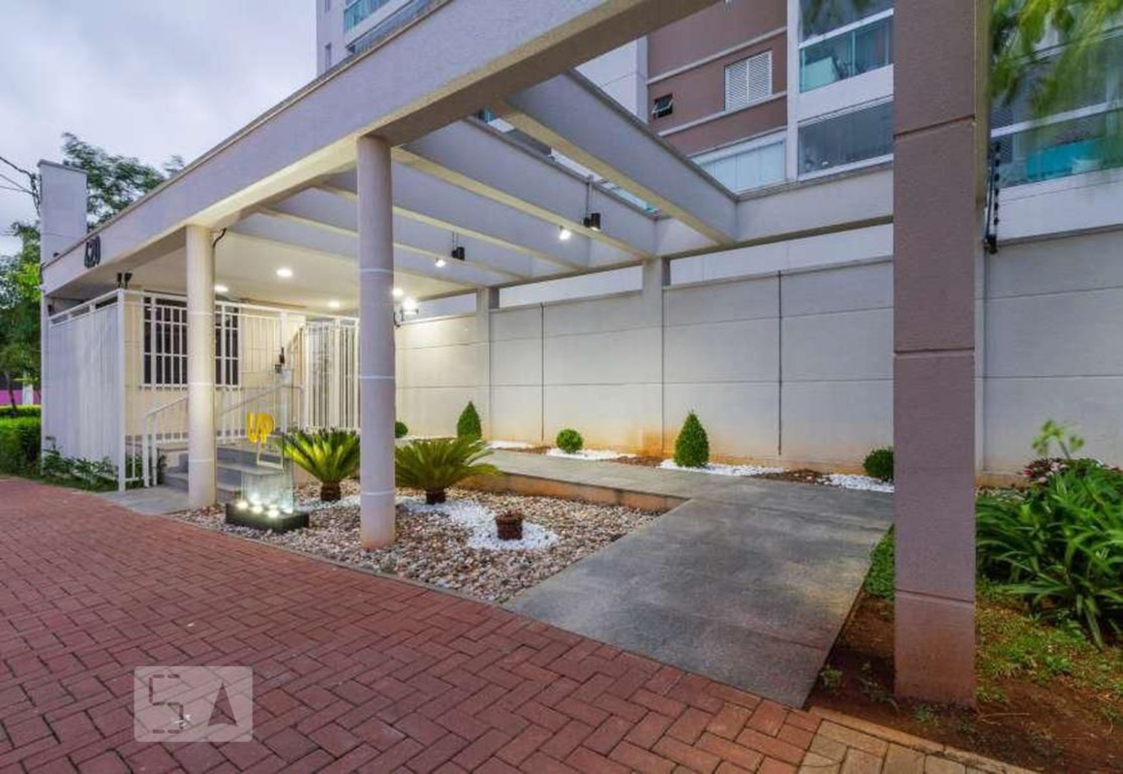 Fachada Condomínio em Rua Juca Mendes, 410