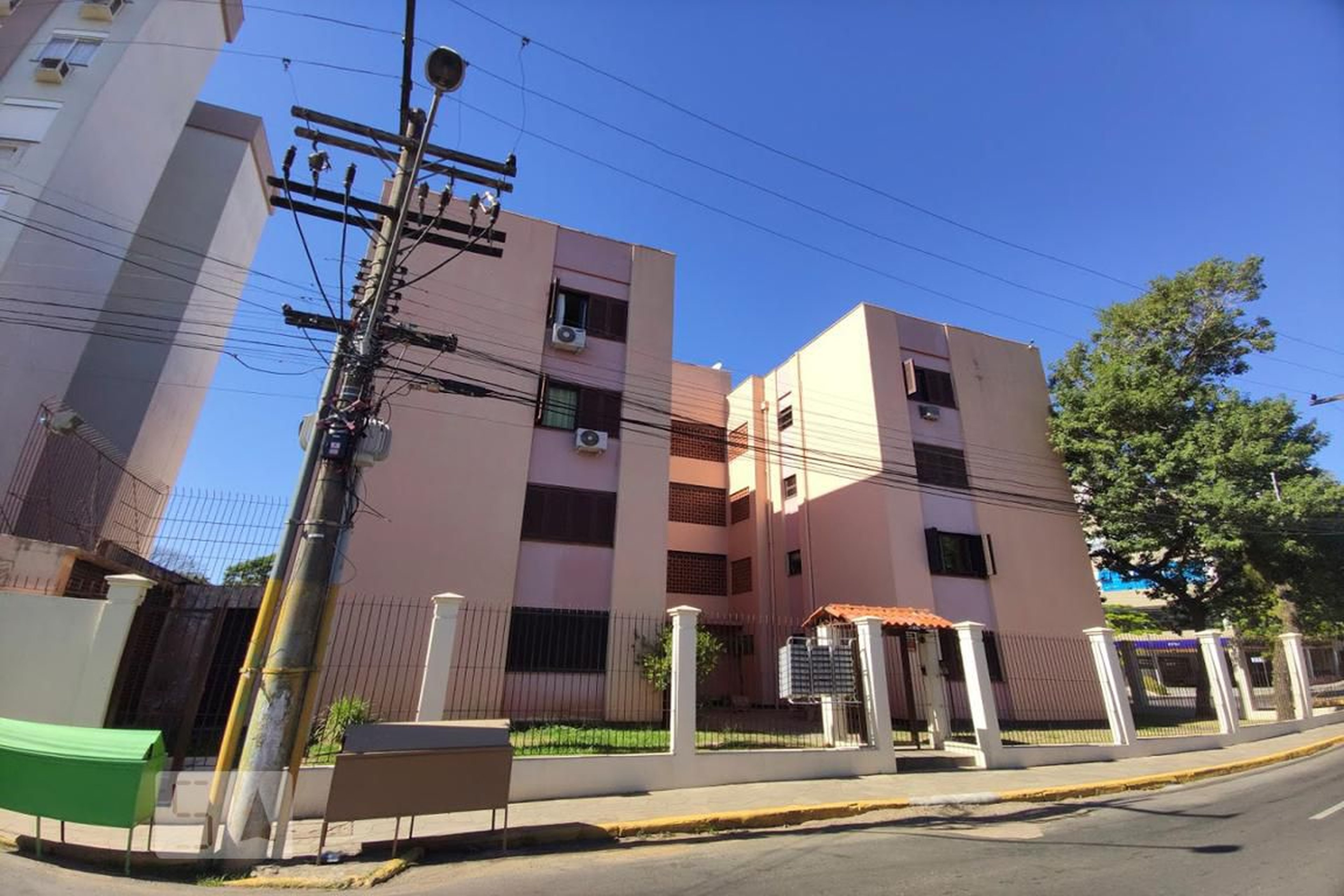 Fachada Condomínio em Rua Clemente José Barreiro, 29