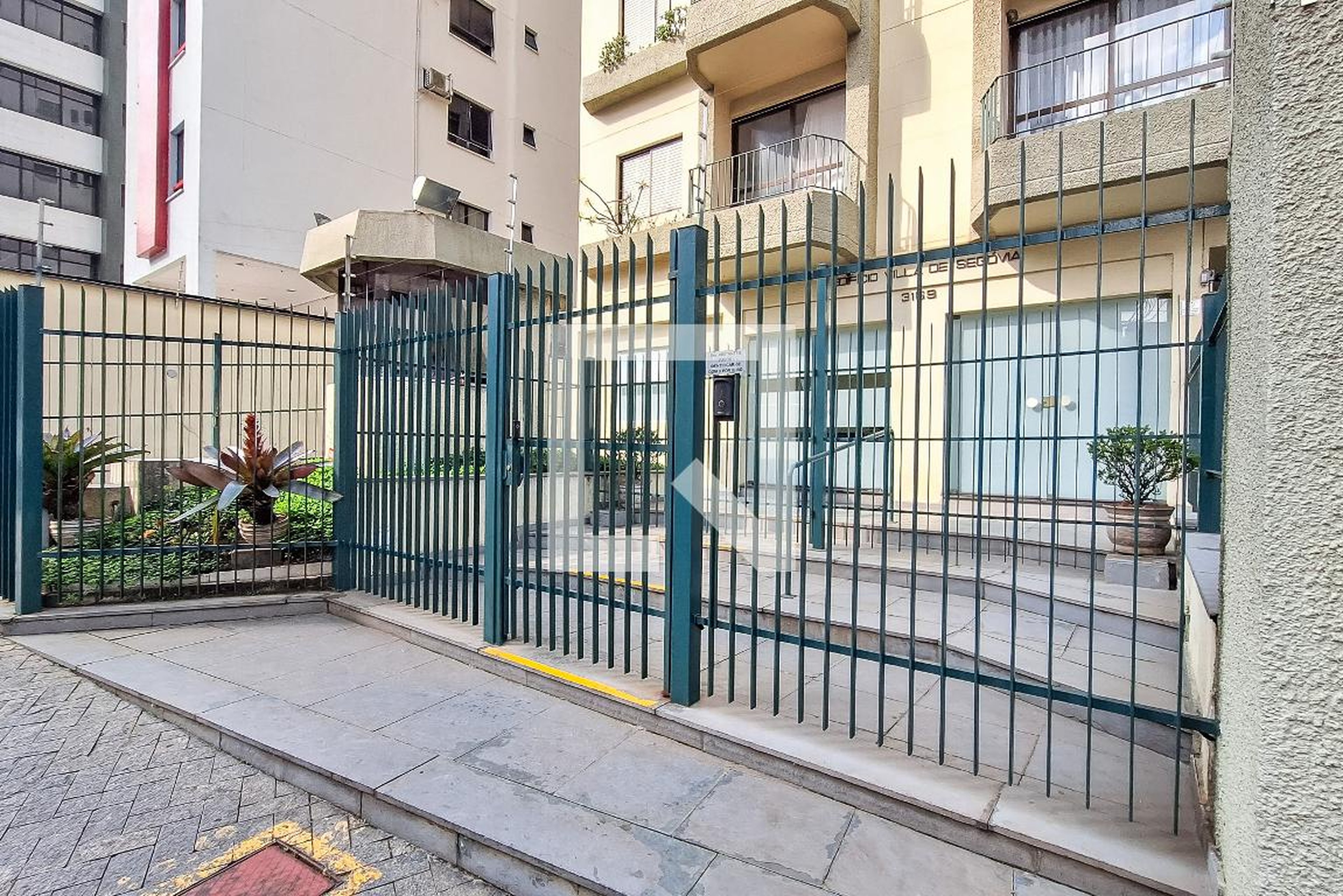 Entrada - Edifício Villa de Segovia