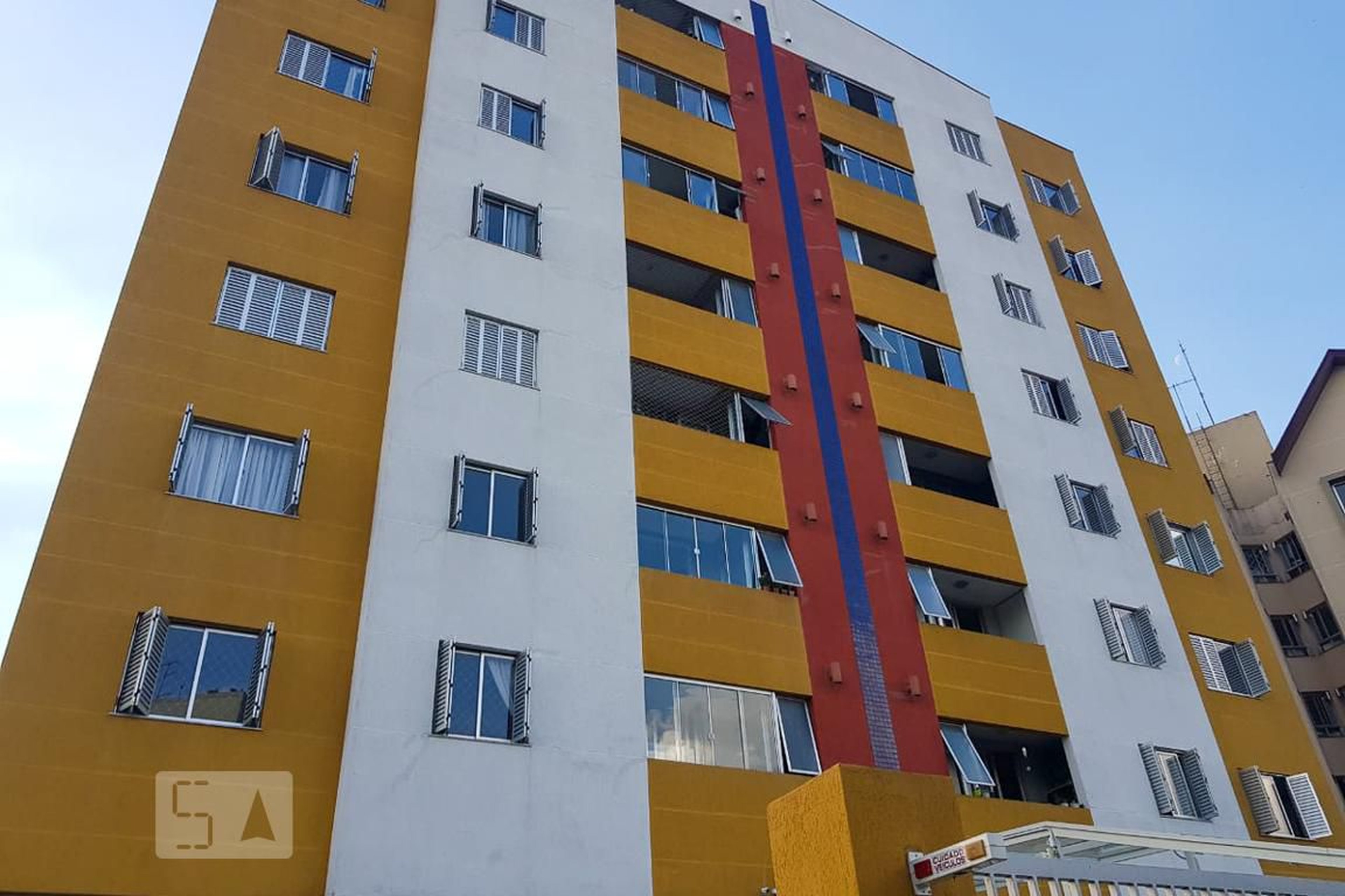 Fachada do Condomínio Edifício Parque Barigui