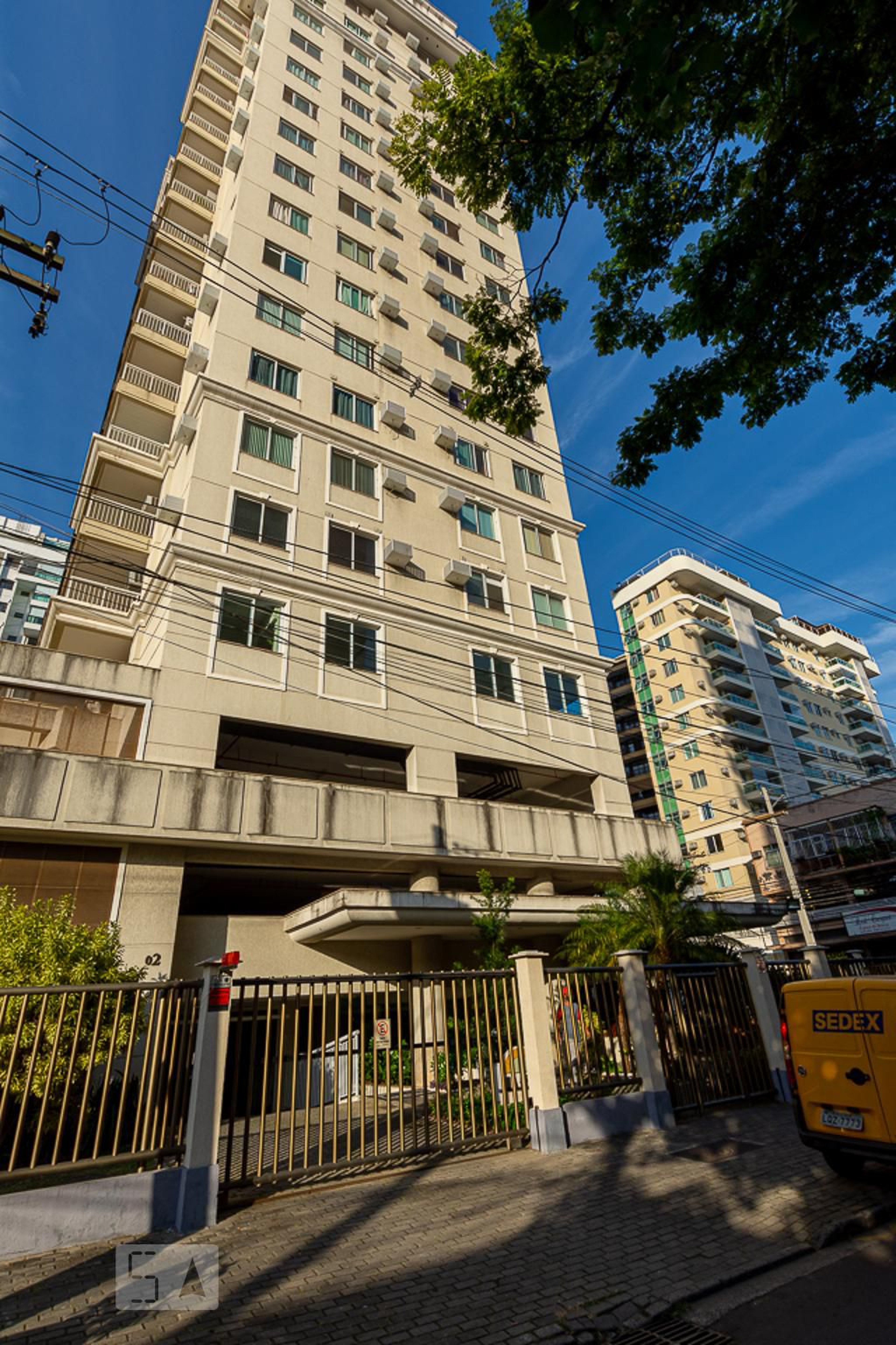 Fachada do Condomínio Condomínio Villa Albani