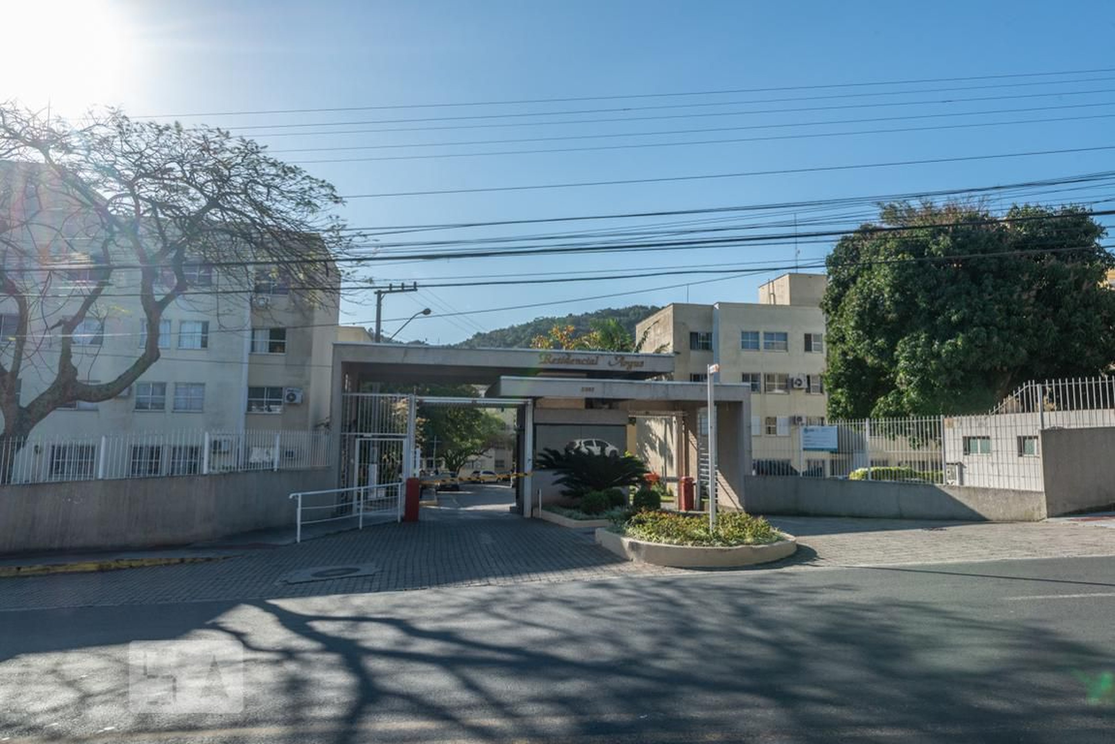 Fachada do Condomínio Condomínio Argus