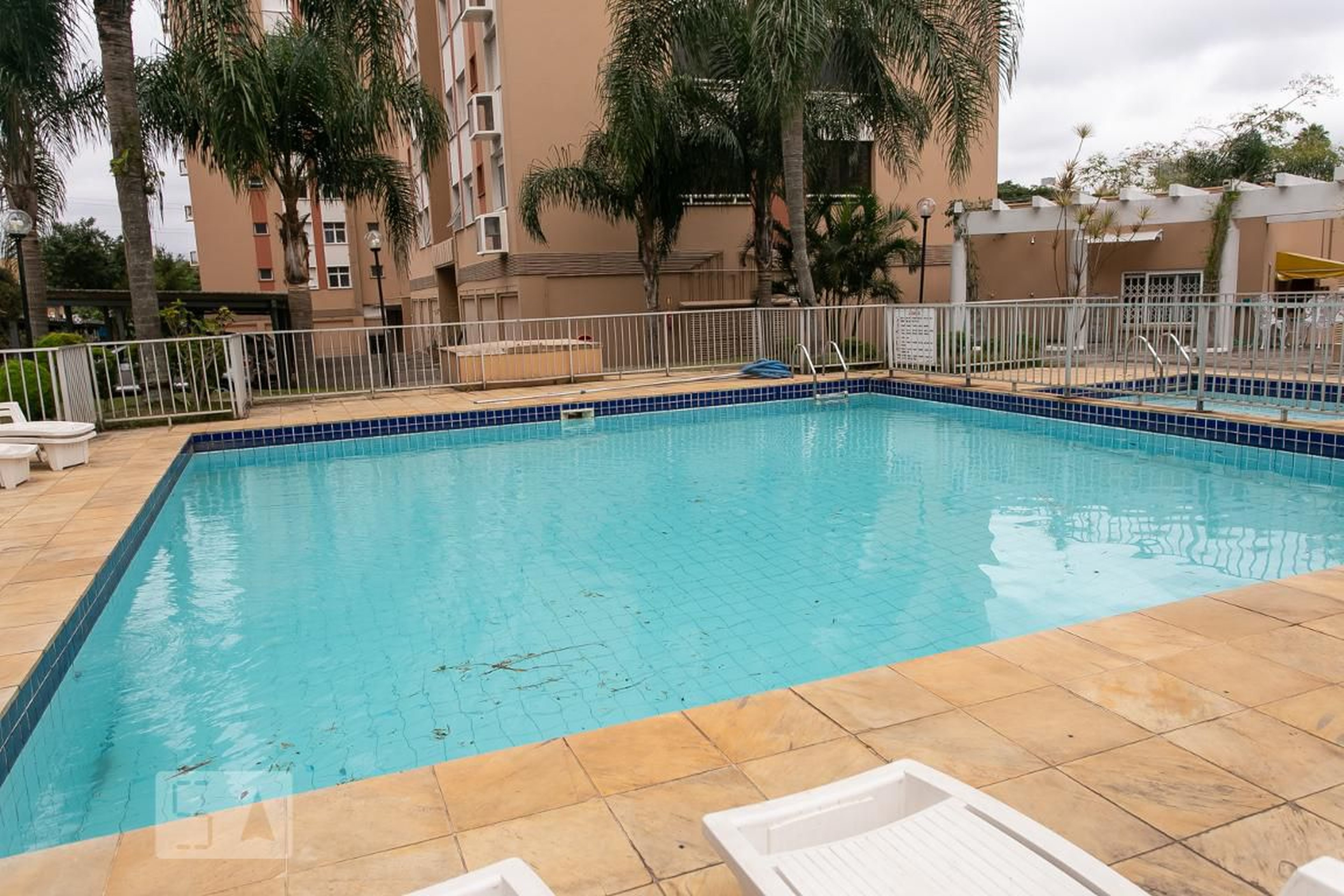 Piscina - Edifício Residencial Toscana