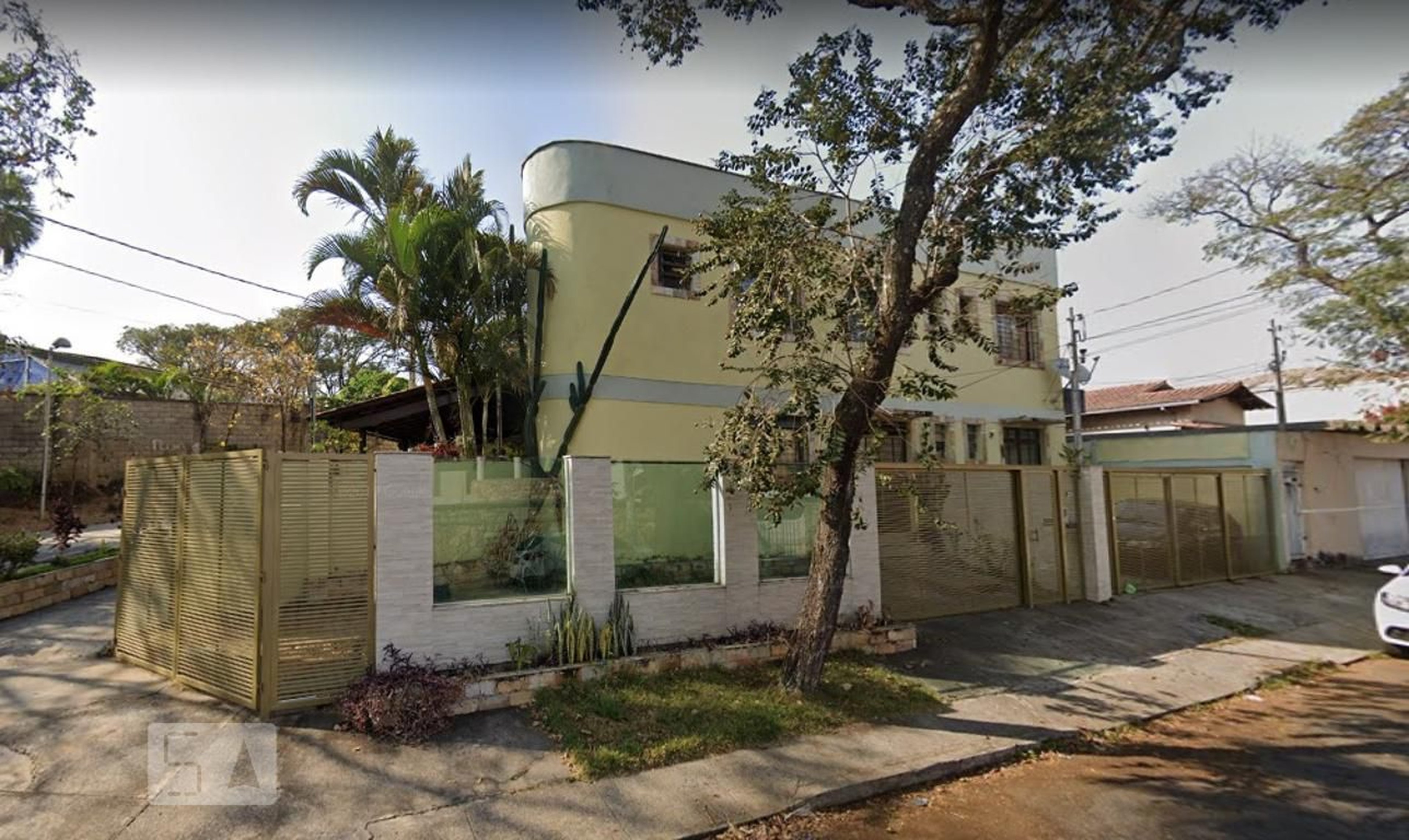 Fachada Condomínio em Rua Detetive Nelsom Silva, 274 