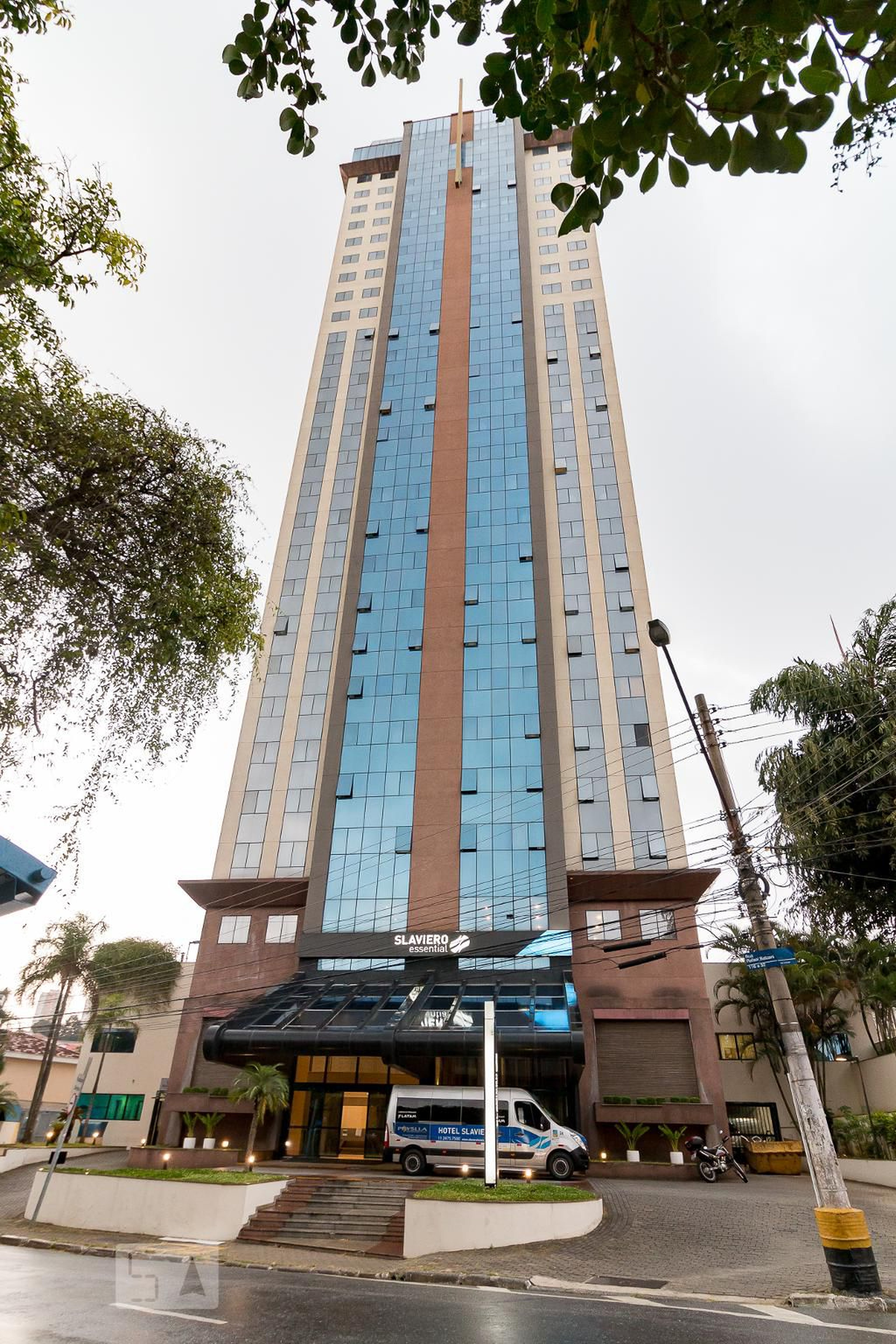 Entrada do prédio - Slaviero Guarulhos