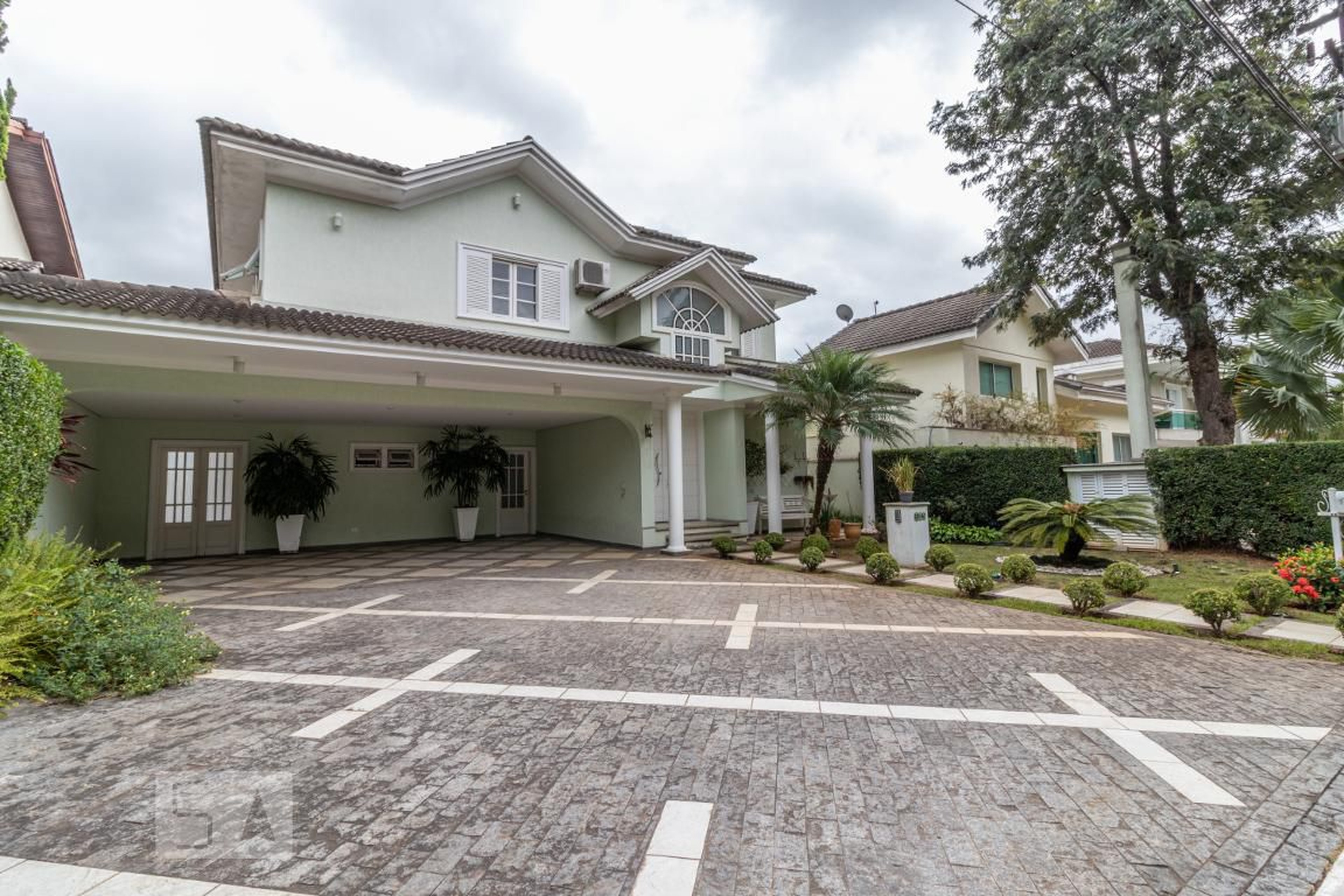 Fachada Condomínio Alphaville Residencial 11