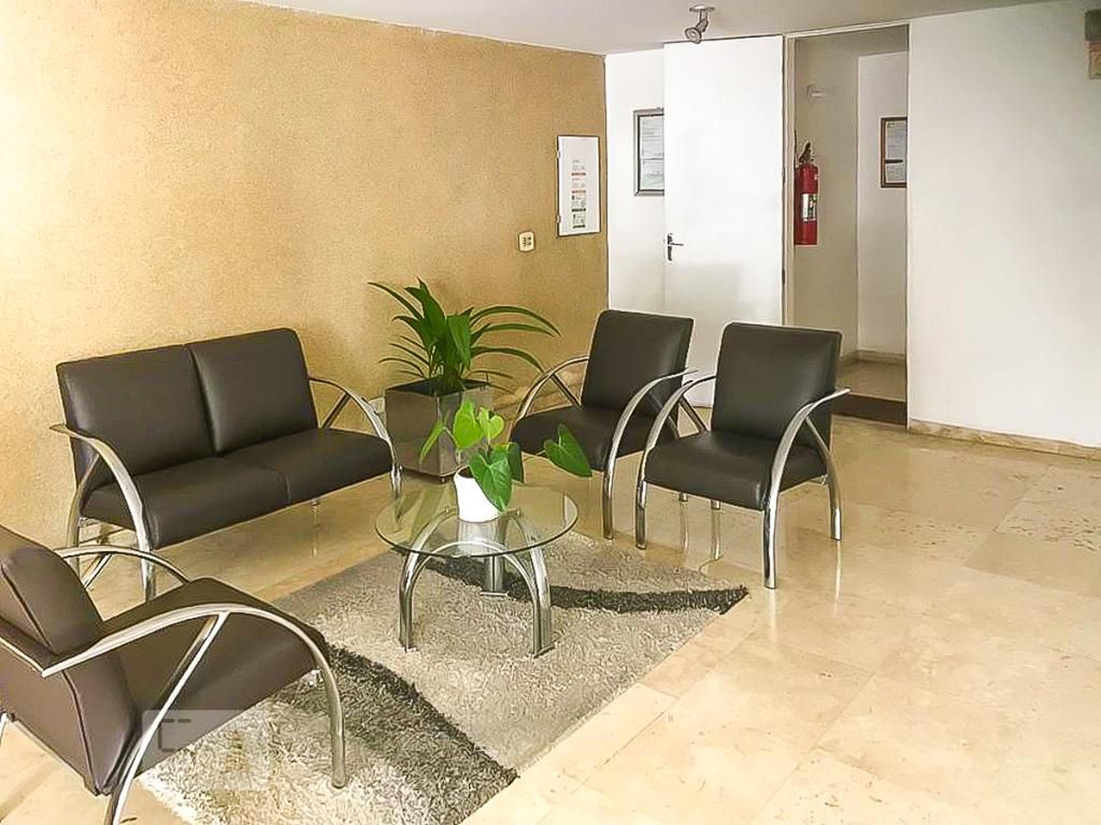 Hall Entrada - Bob Kennedy