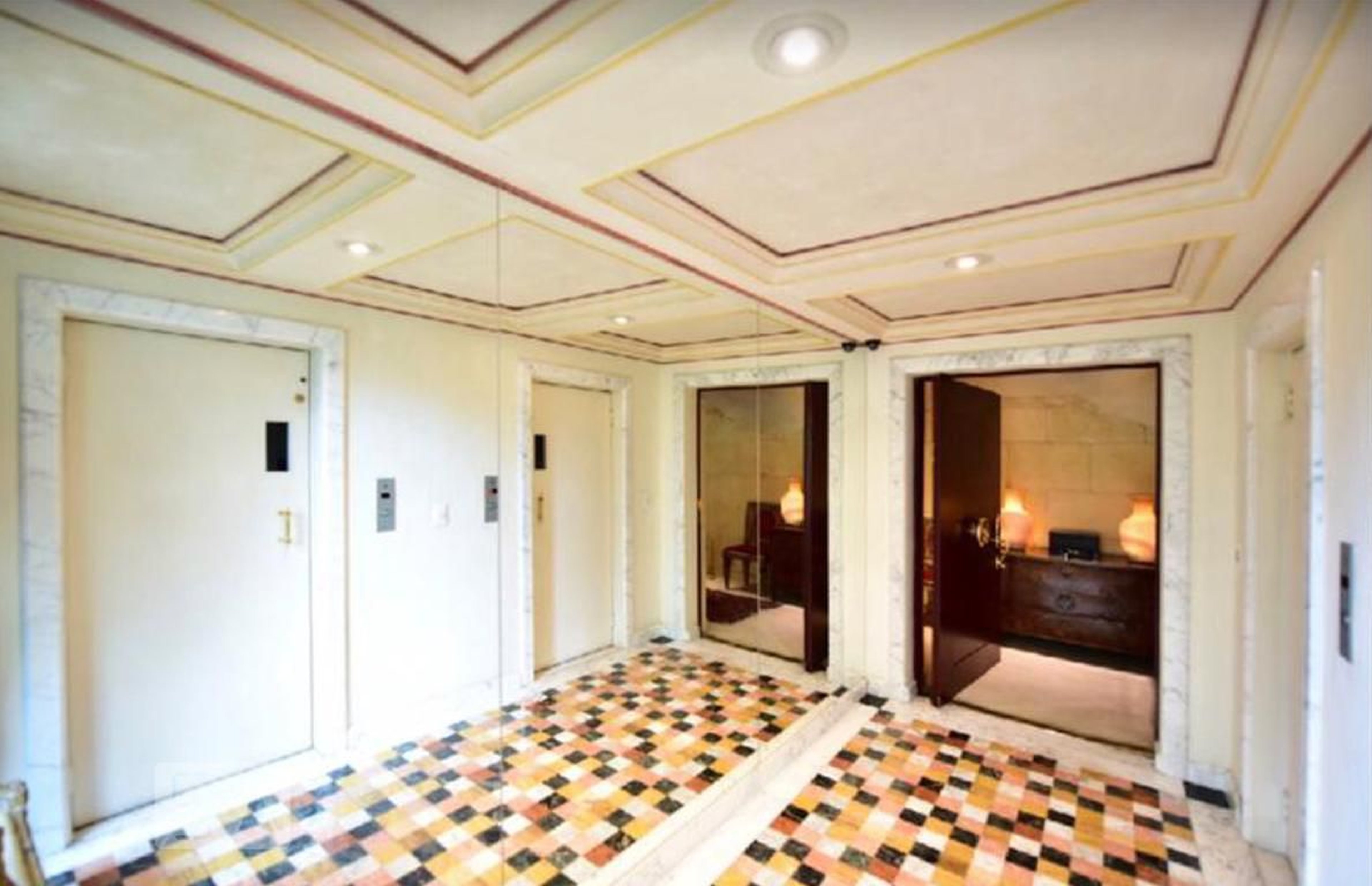 Hall de entrada - BAY Port