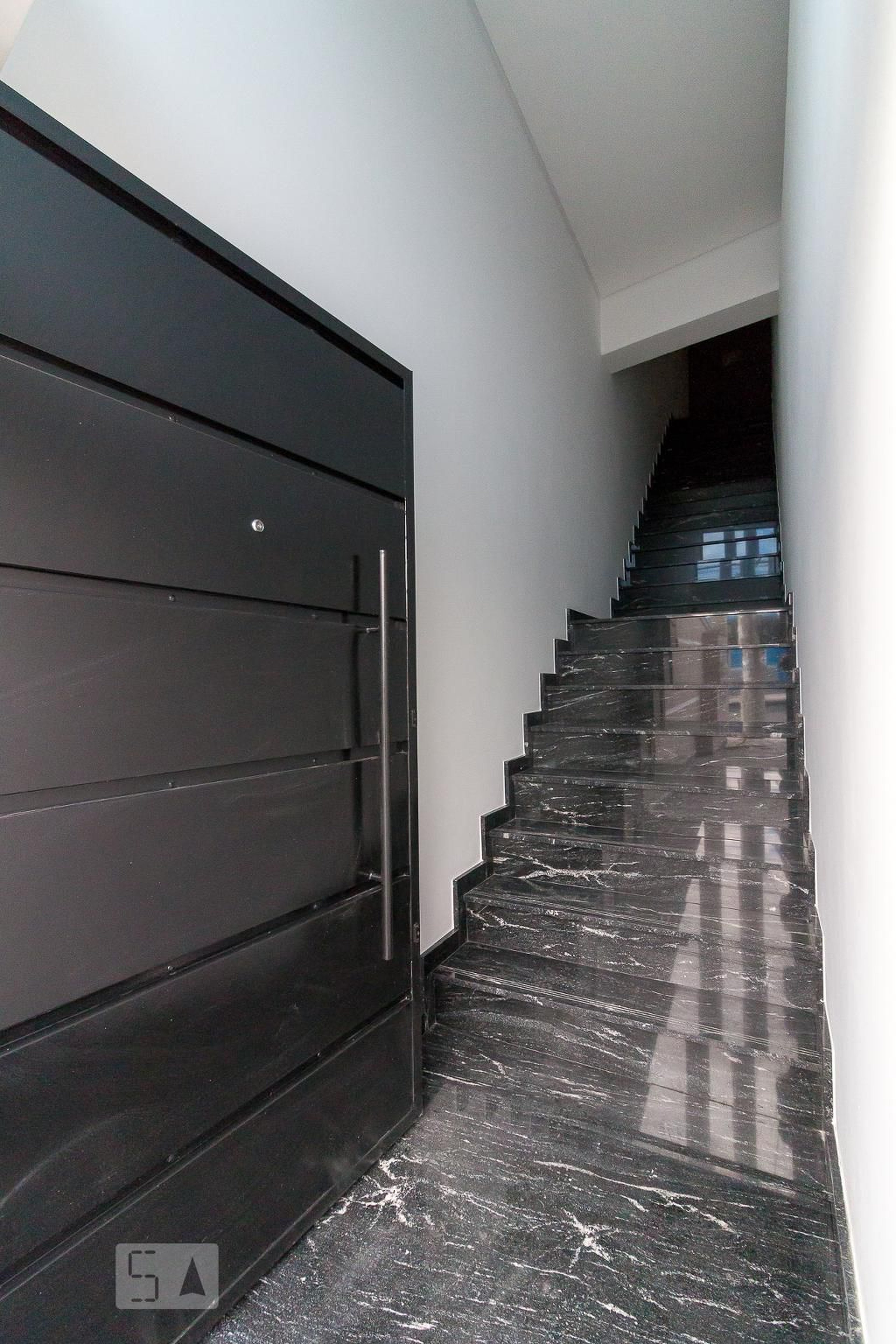 Entrada do prédio Condomínio em Rua Cachoeira, 726