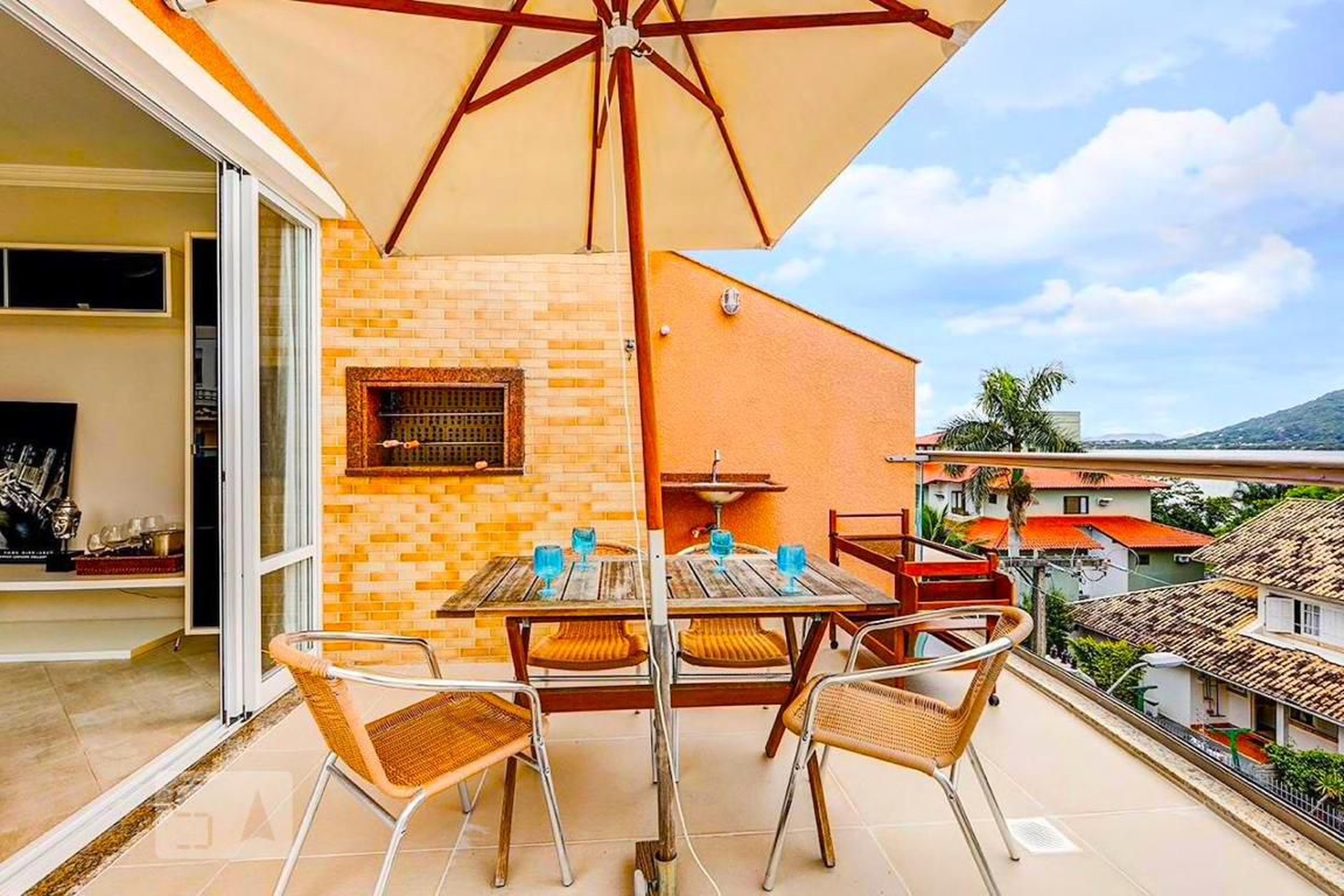 Churrasqueira 2 Condomínio em Avenida Afonso Delambert Neto, 926