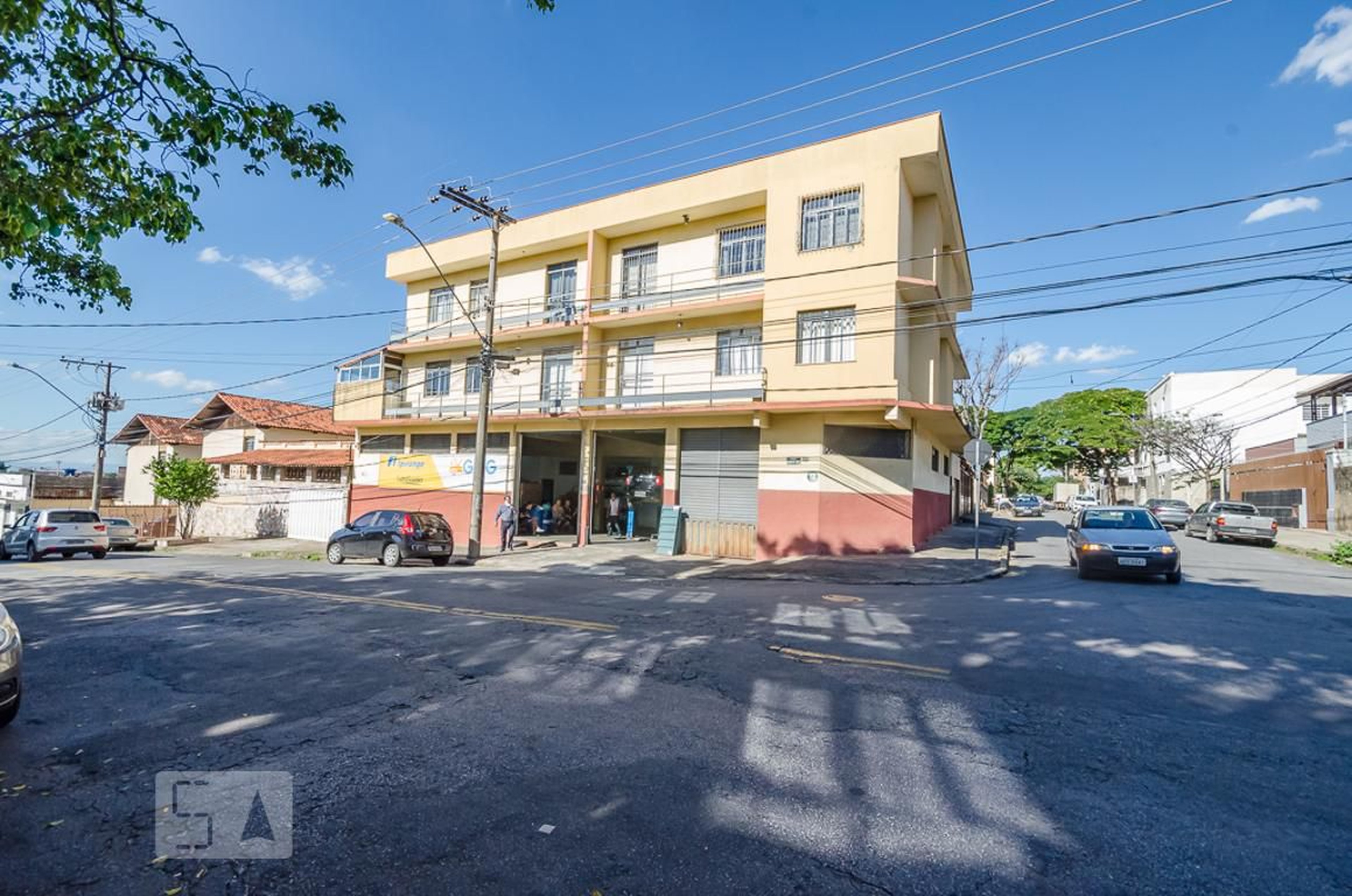 Fachada Condomínio em Rua Frei Antônio do Desterro, 212