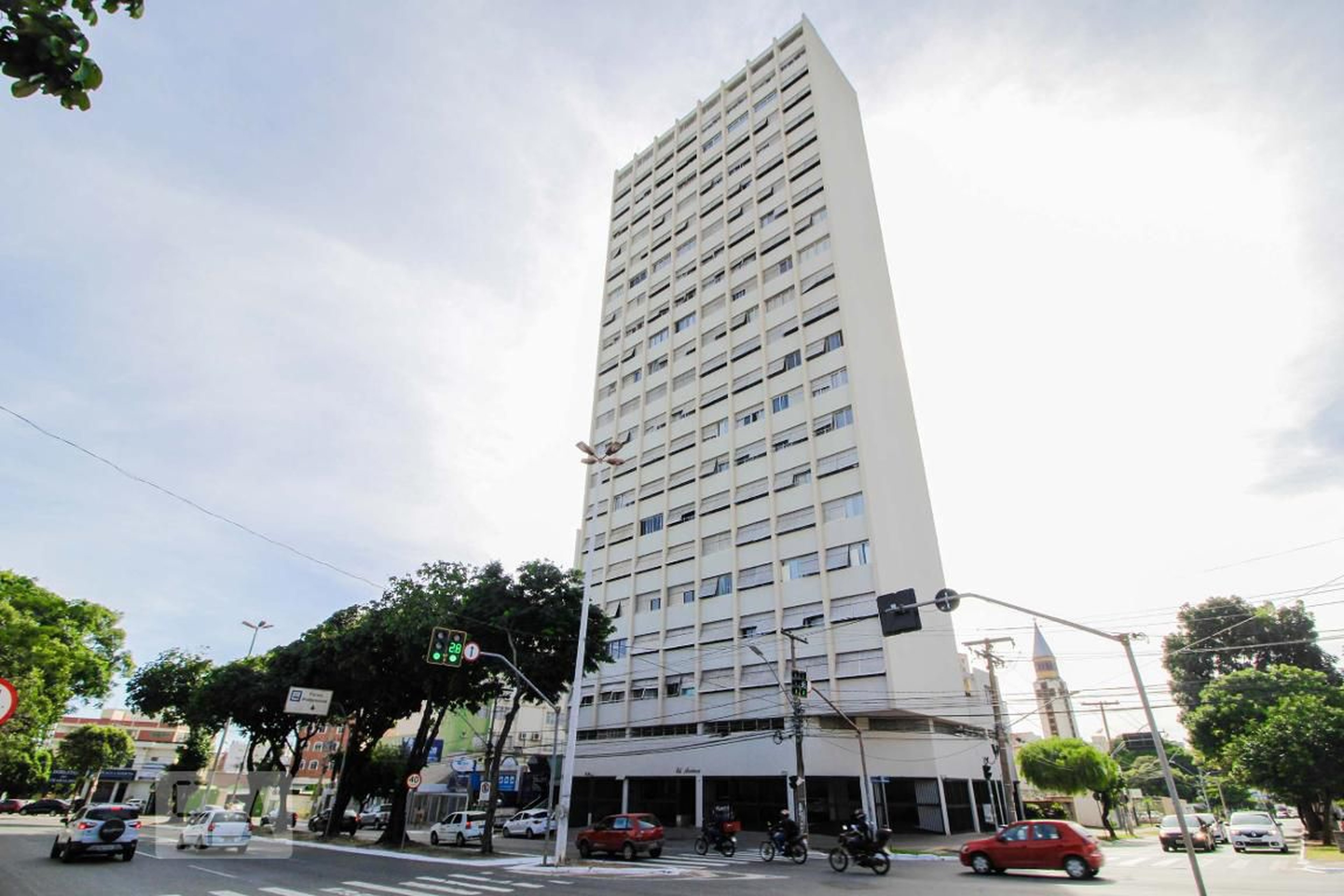 Fachada do Condomínio Edifício Acaiaca