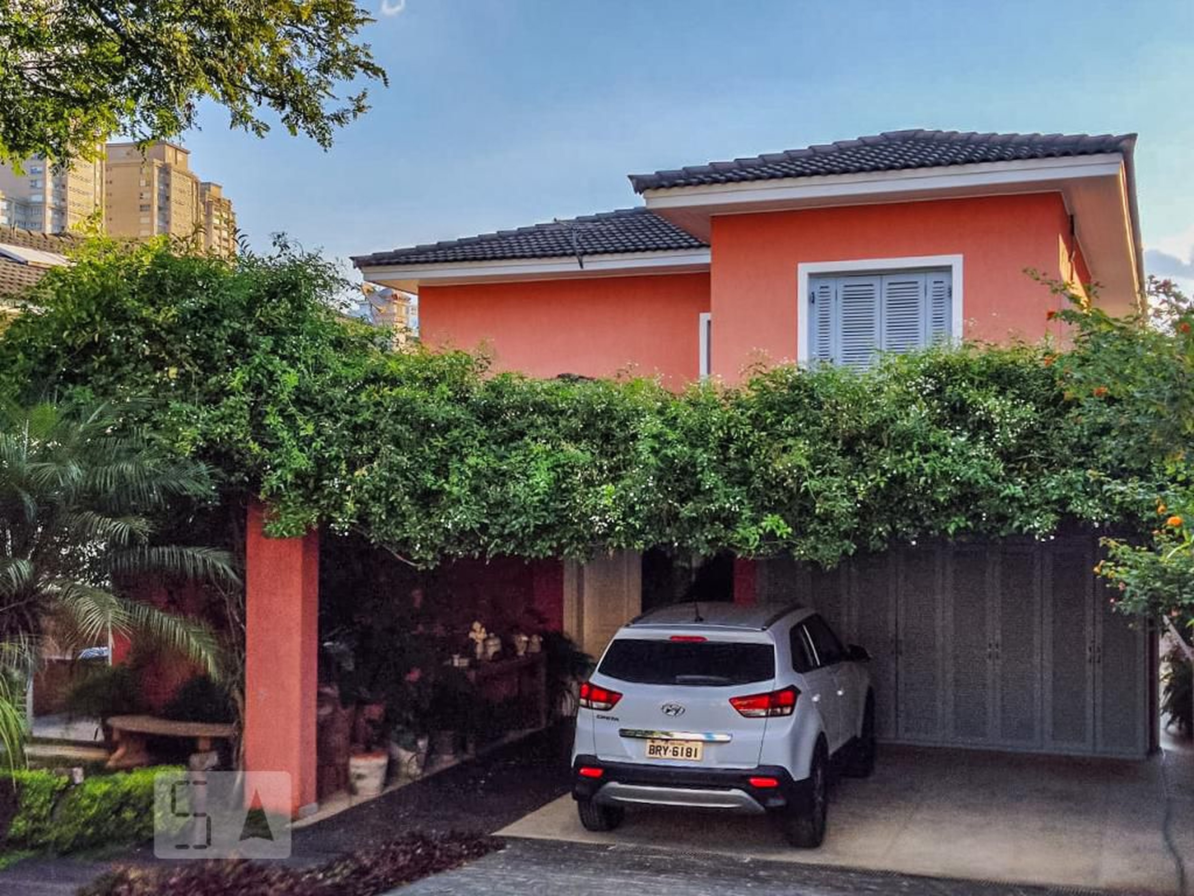 Fachada Condomínio em Alameda Guaíba, 96