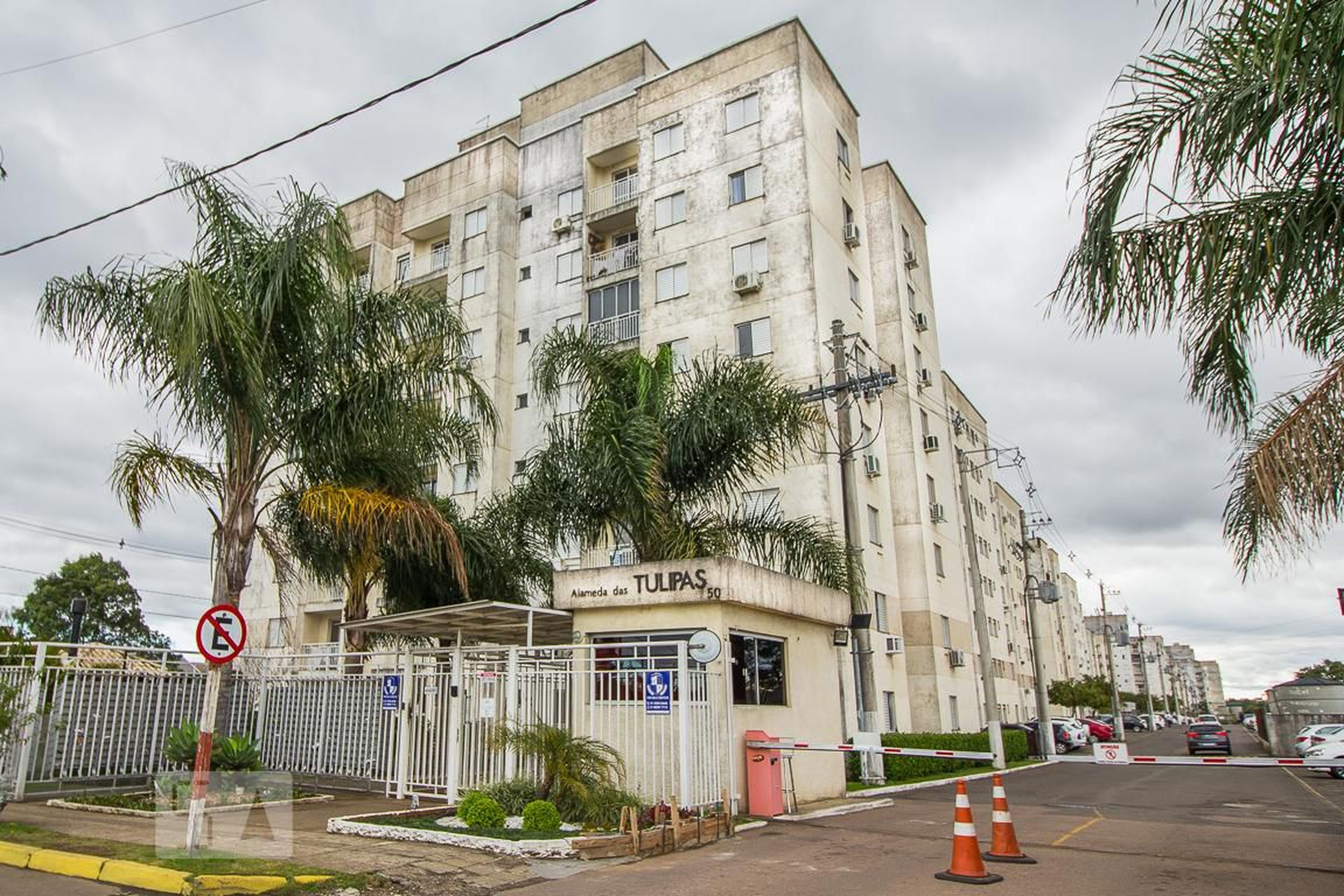 Fachada Condomínio em Avenida Armando Fajardo, 50