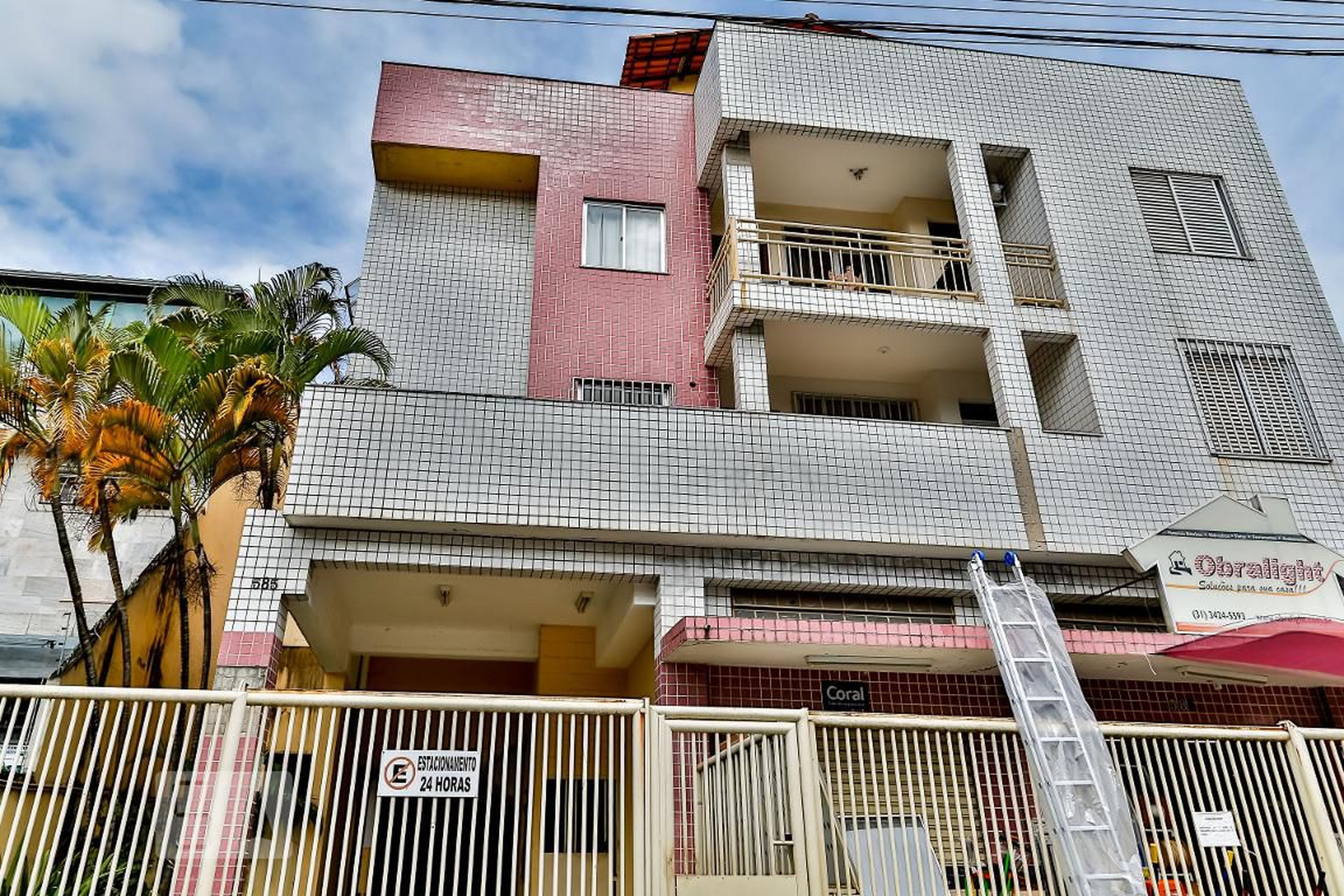 Fachada Condomínio em Avenida Cachoeirinha, 585