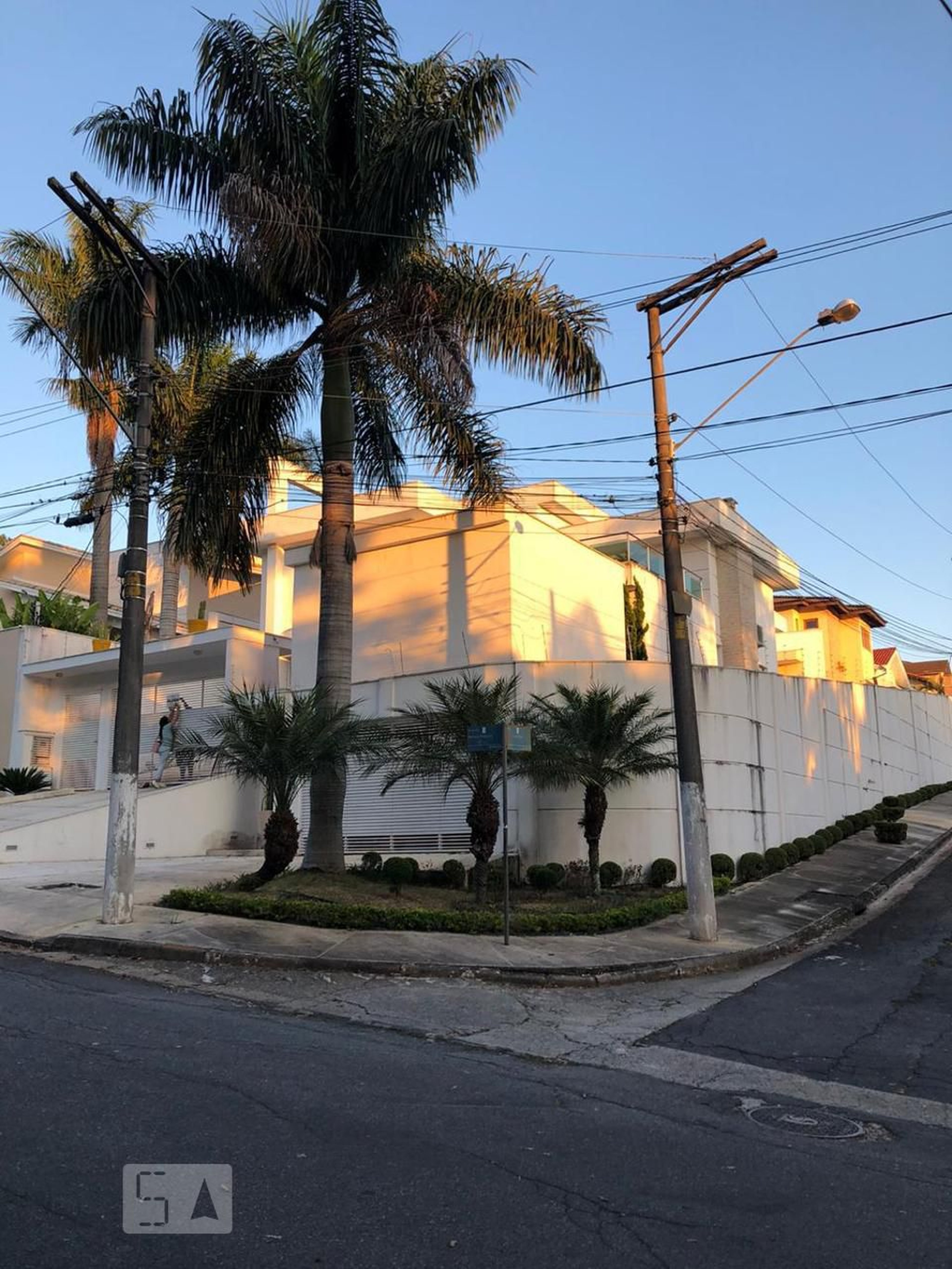 Fachada Condomínio em Avenida Henrique Broseghini, 42