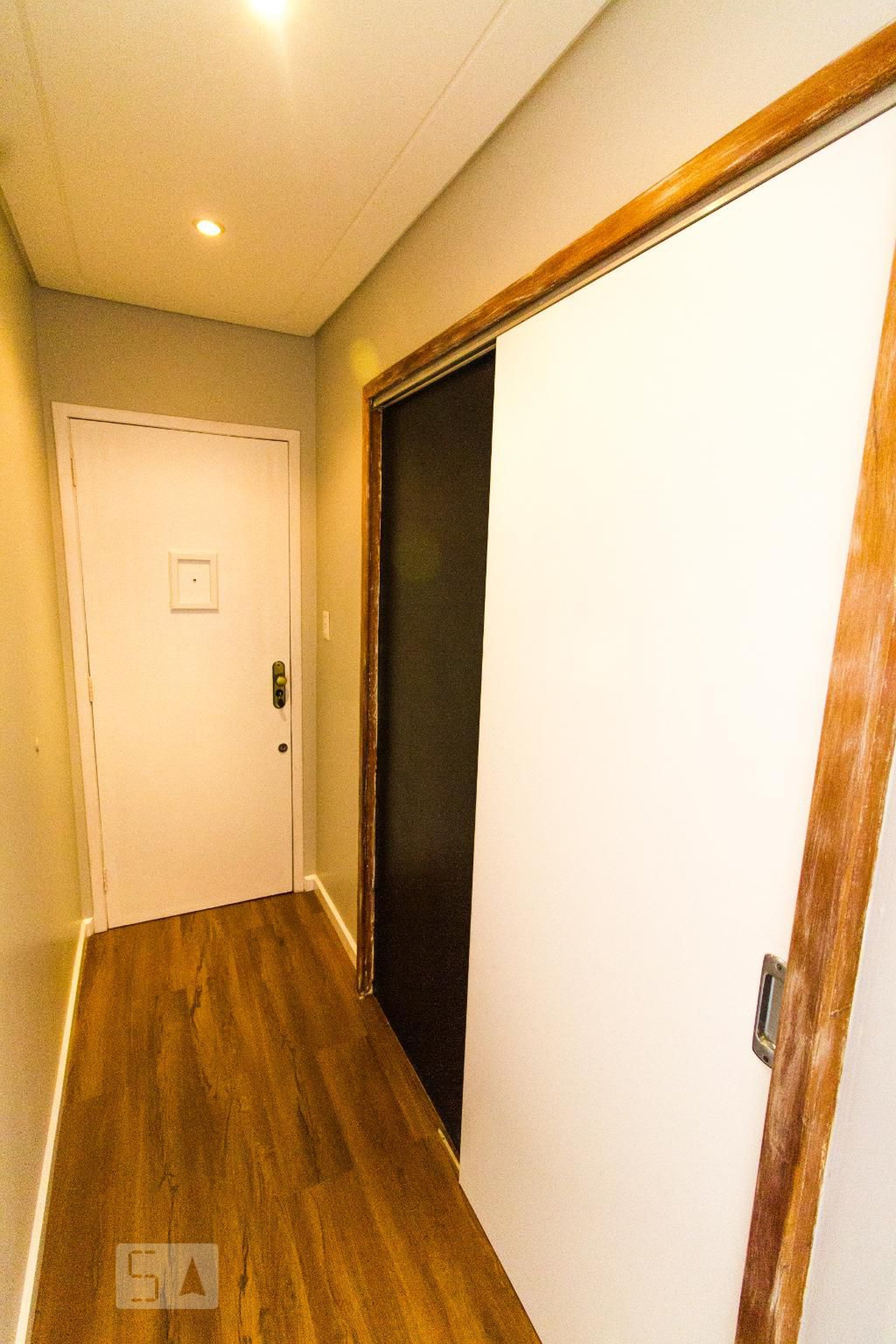 Entrada - Columbia II