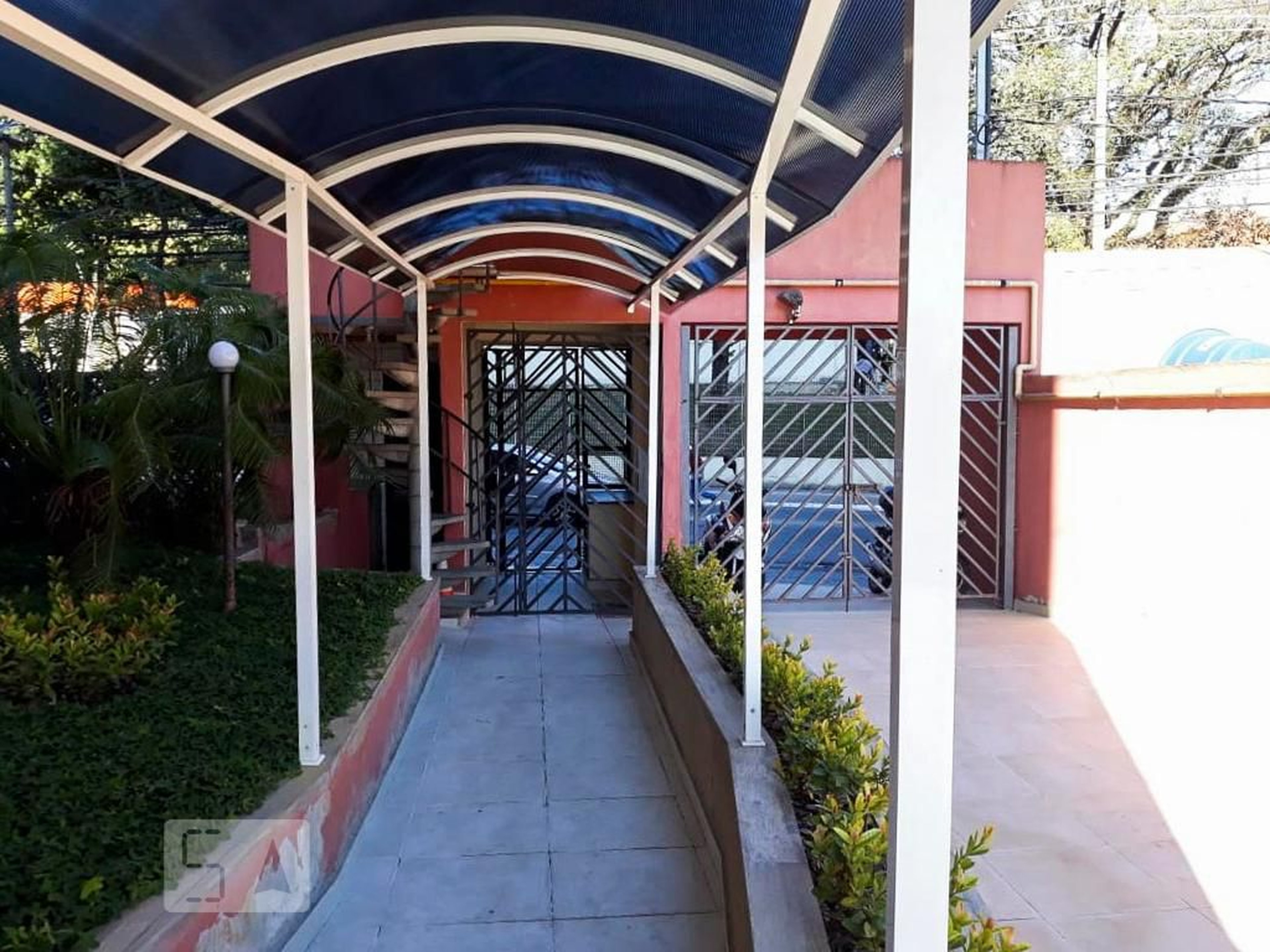 Entrada do Prédio - Bandeirantes