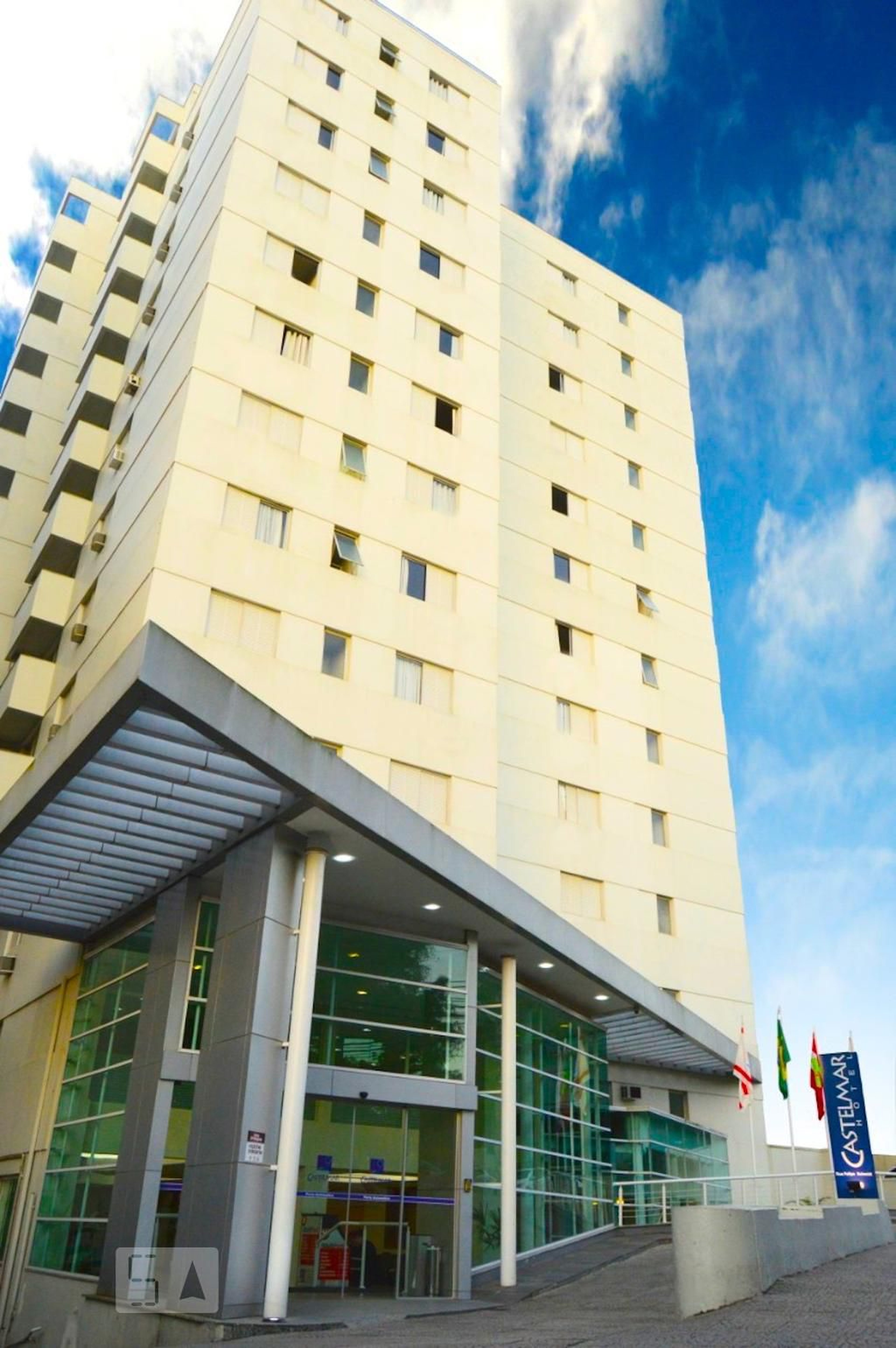 Fachada Condomínio em Rua Felipe Schmidt, 1260