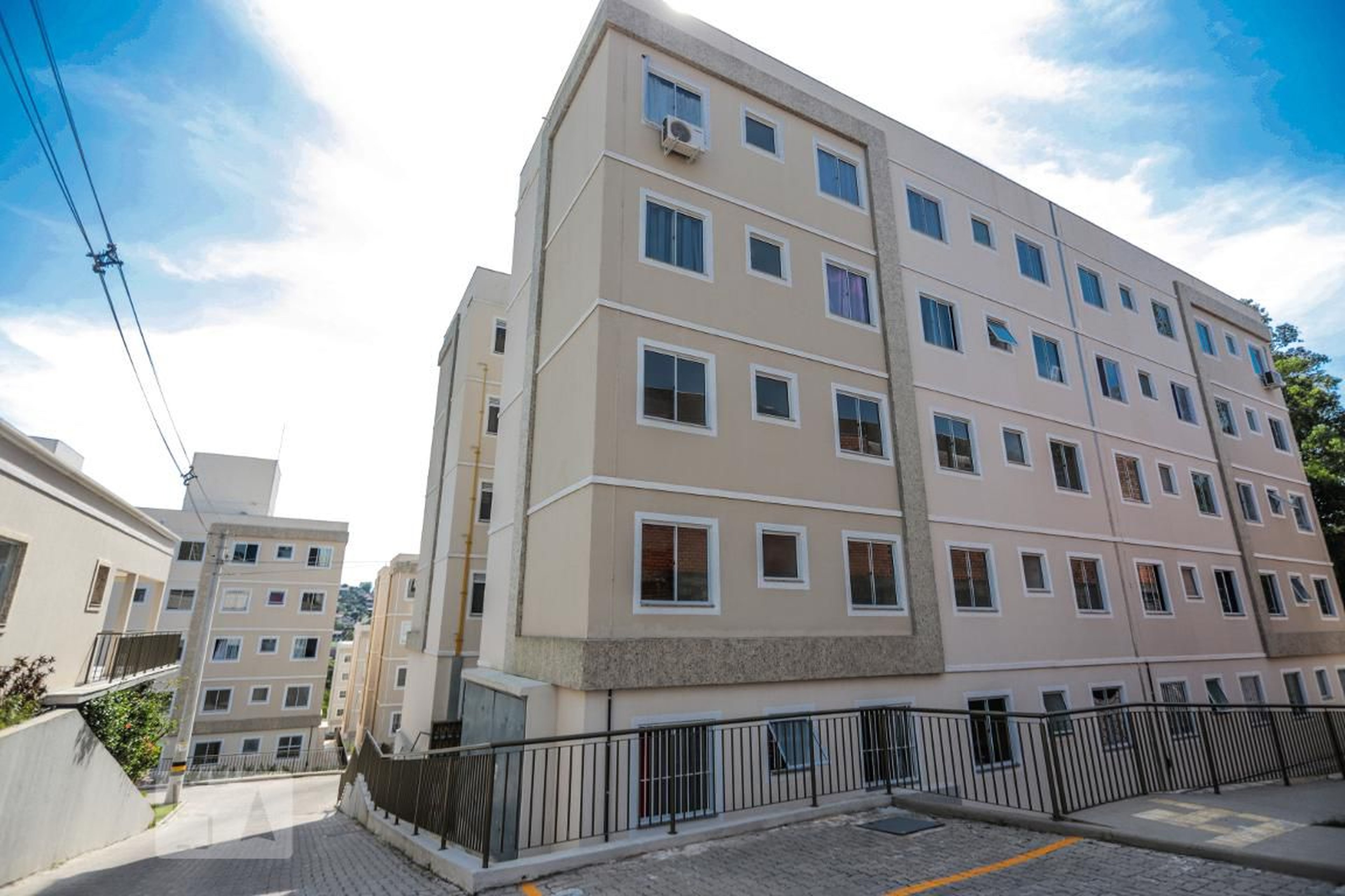 Fachada Condomínio em Rua Guia Lopes, 4201