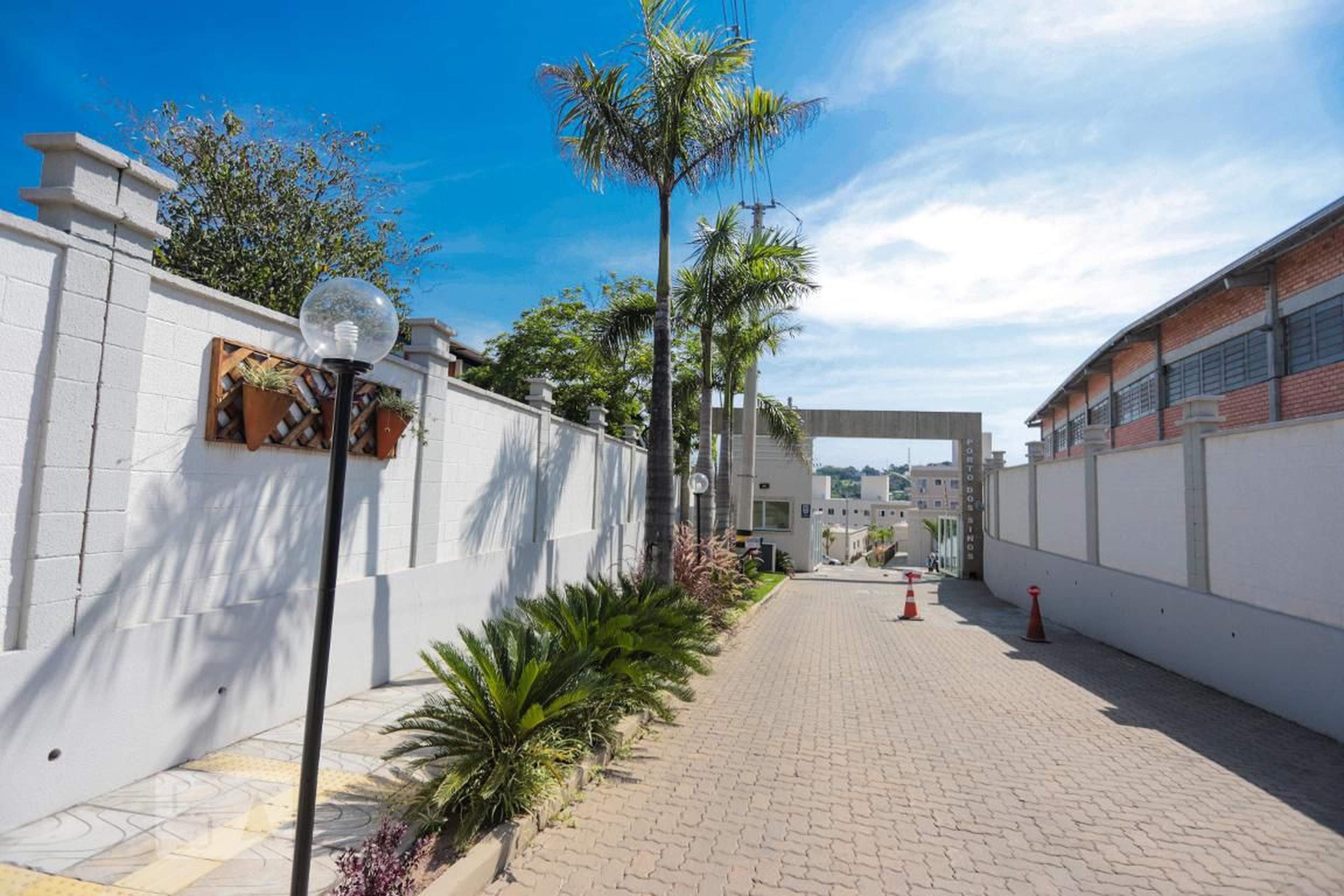 Fachada do Condomínio Condomínio em Rua Guia Lopes, 4201