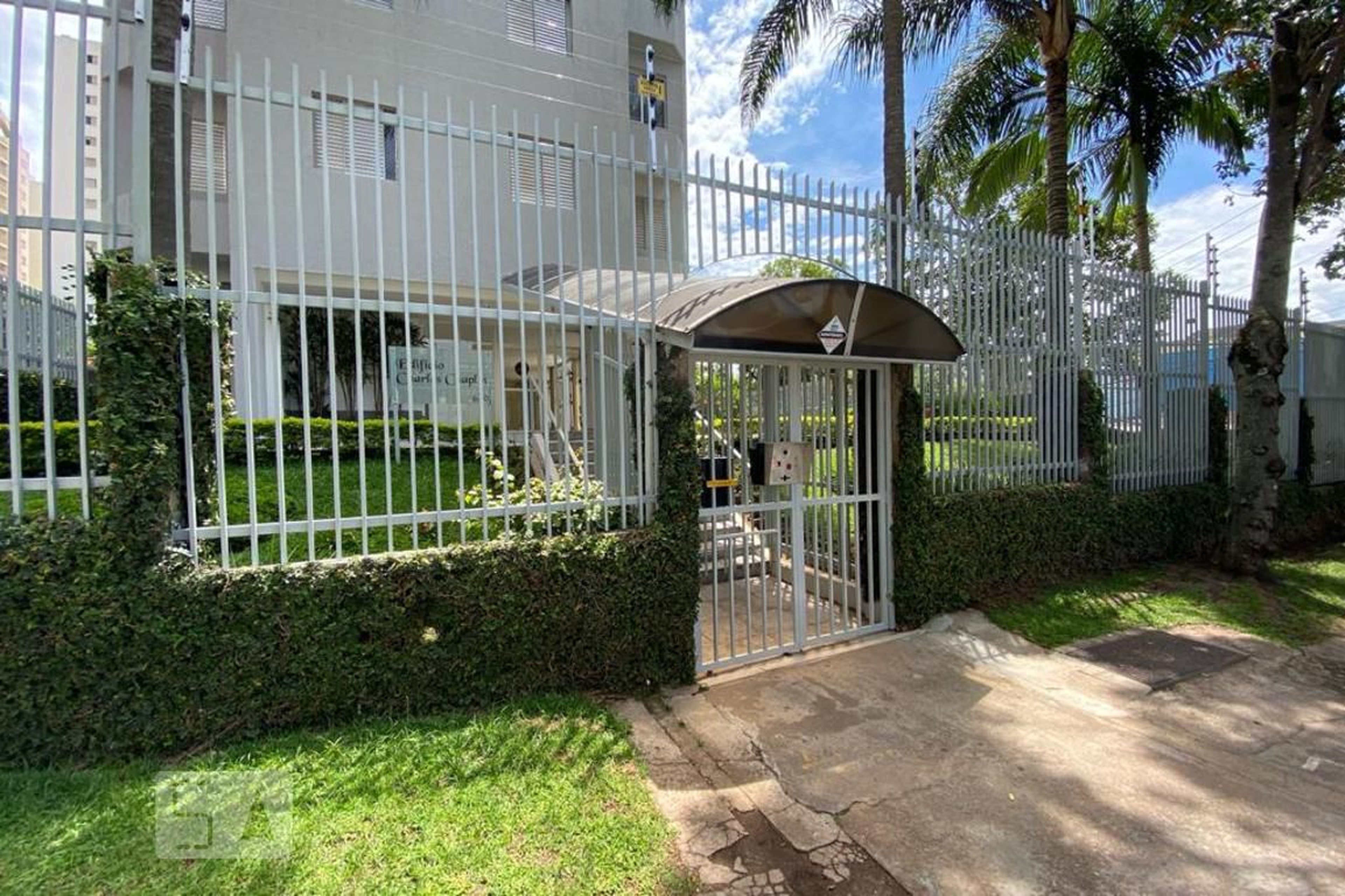 Fachada do Prédio Condomínio Charles Chaplin