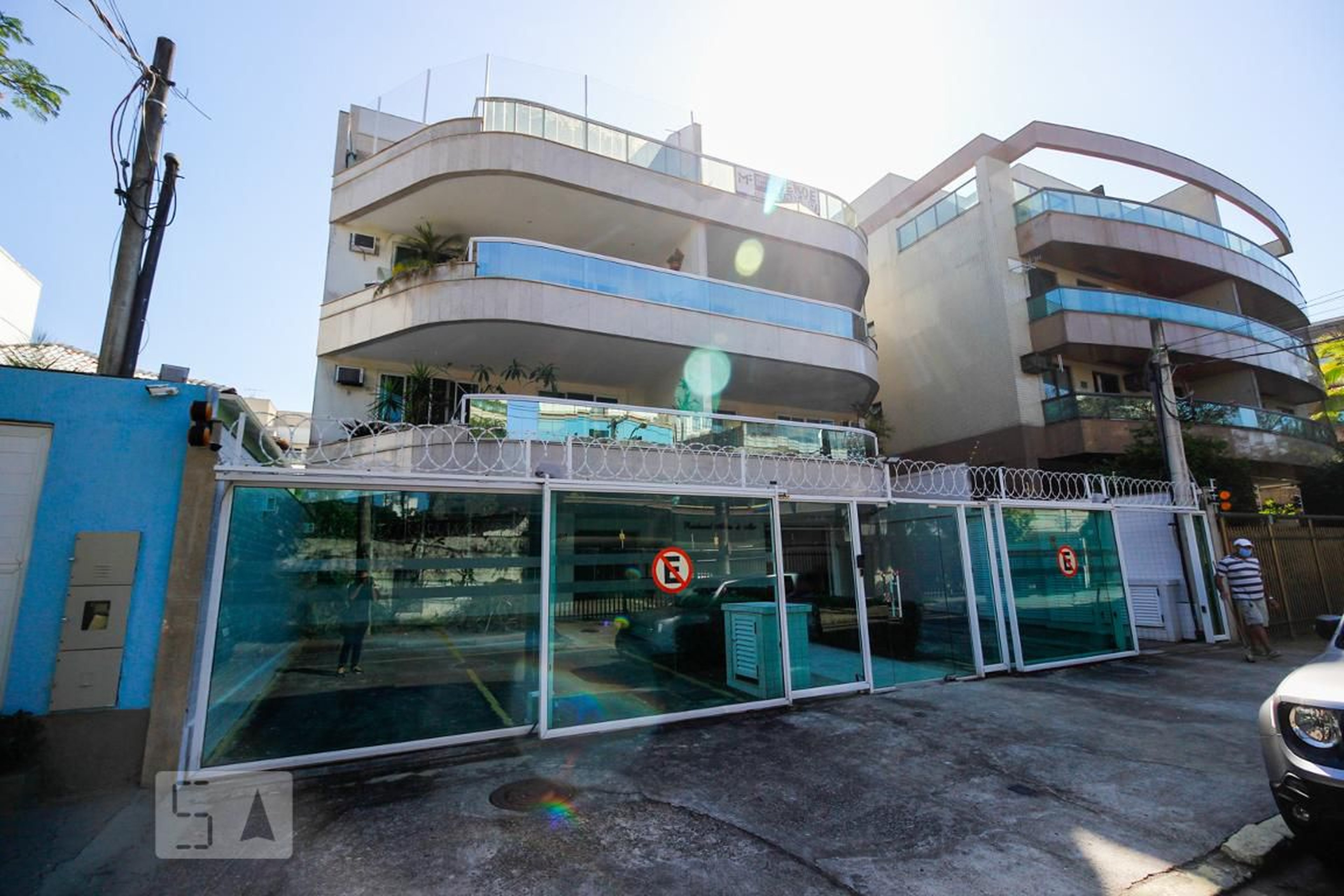 Fachada Condomínio em Rua Manoel Boucher Pinto, 50