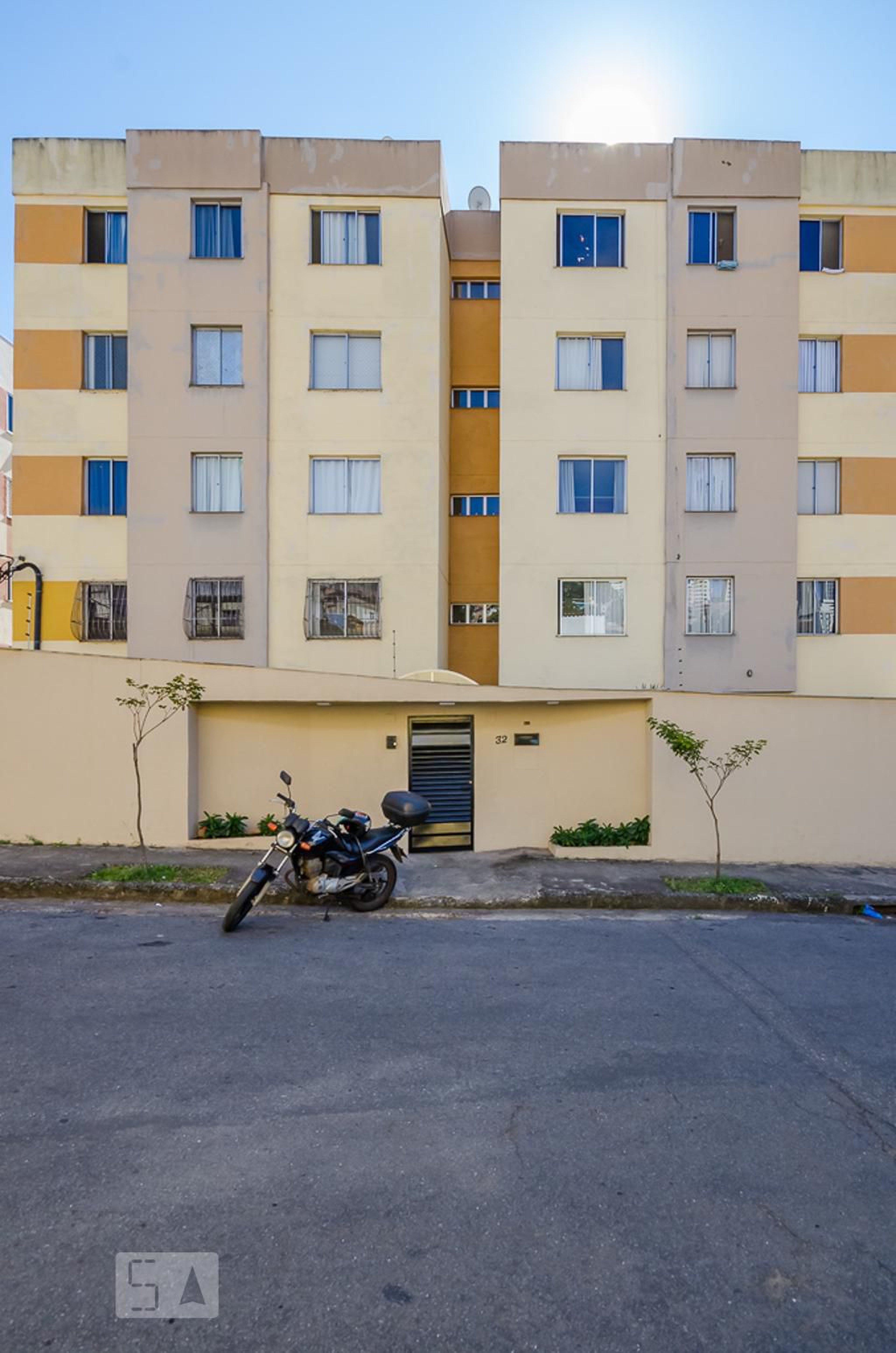 Fachada Condomínio em Rua Dante, 32