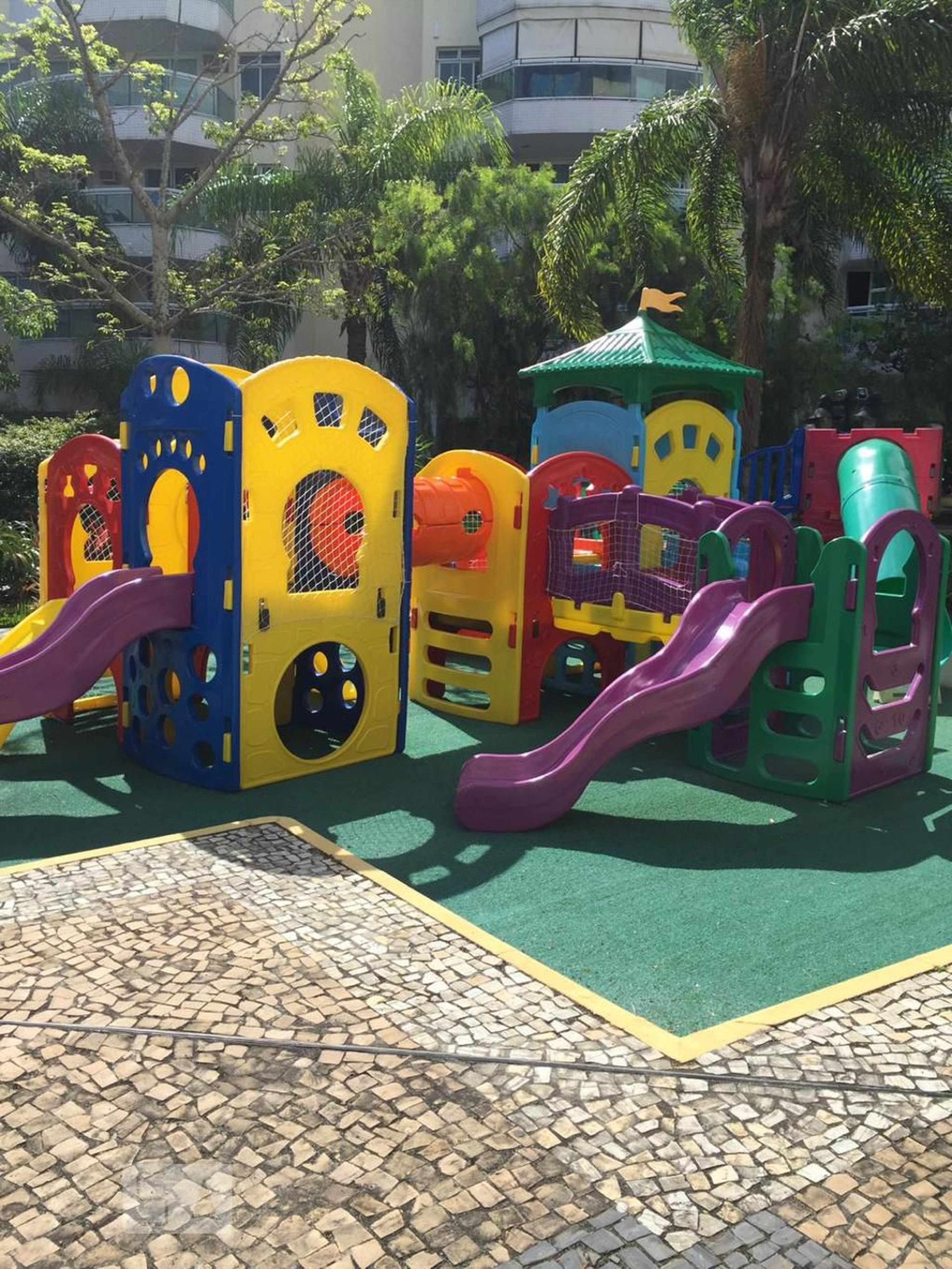 Playground - Paradiso