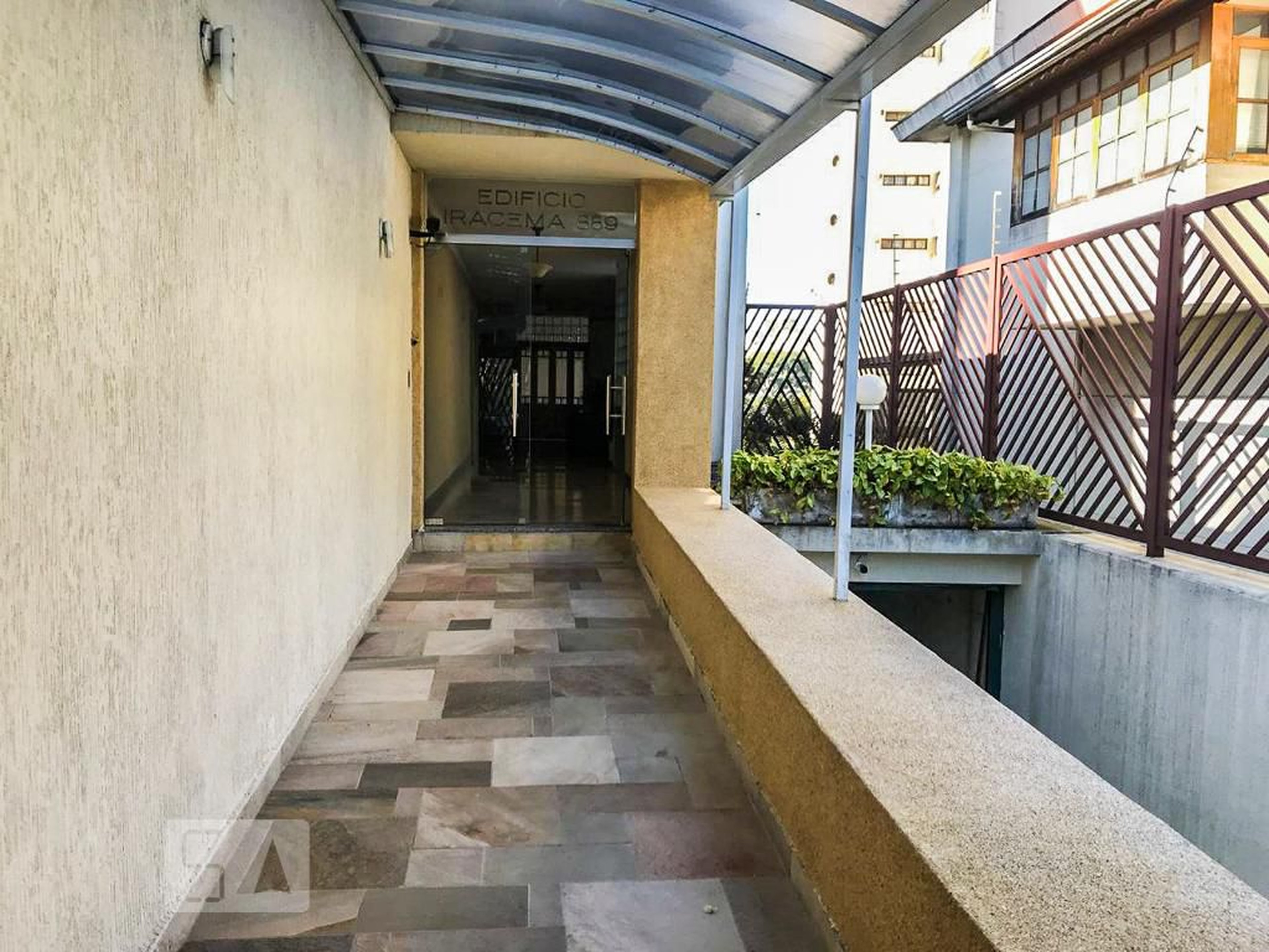 Entrada do Predio - Edifício Iracema