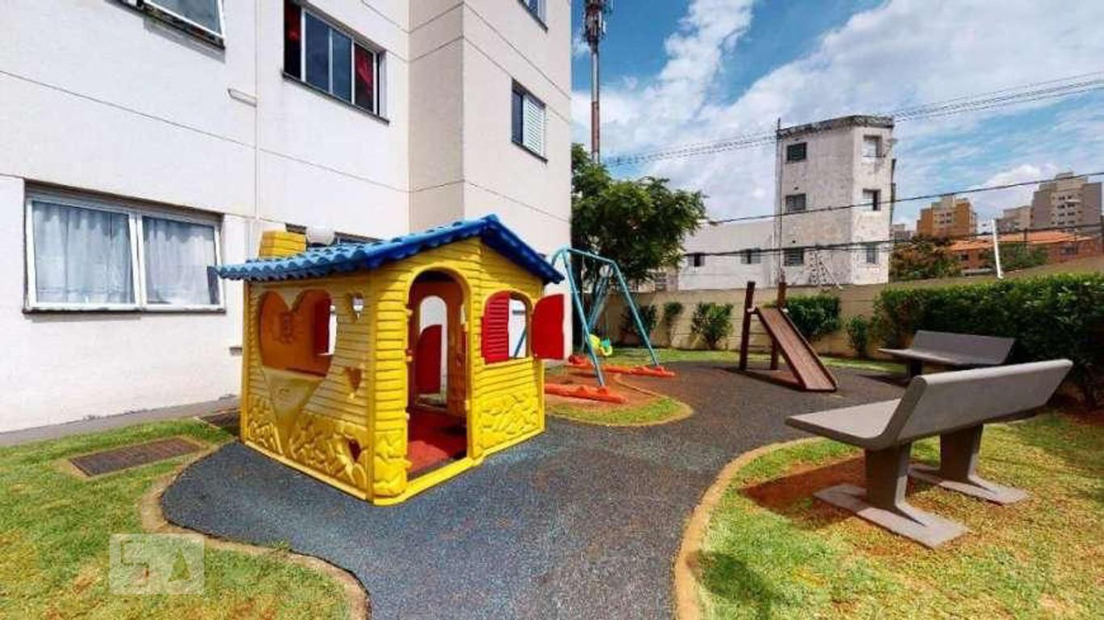 Playground Condomínio em Rua Odorico Mendes, 180