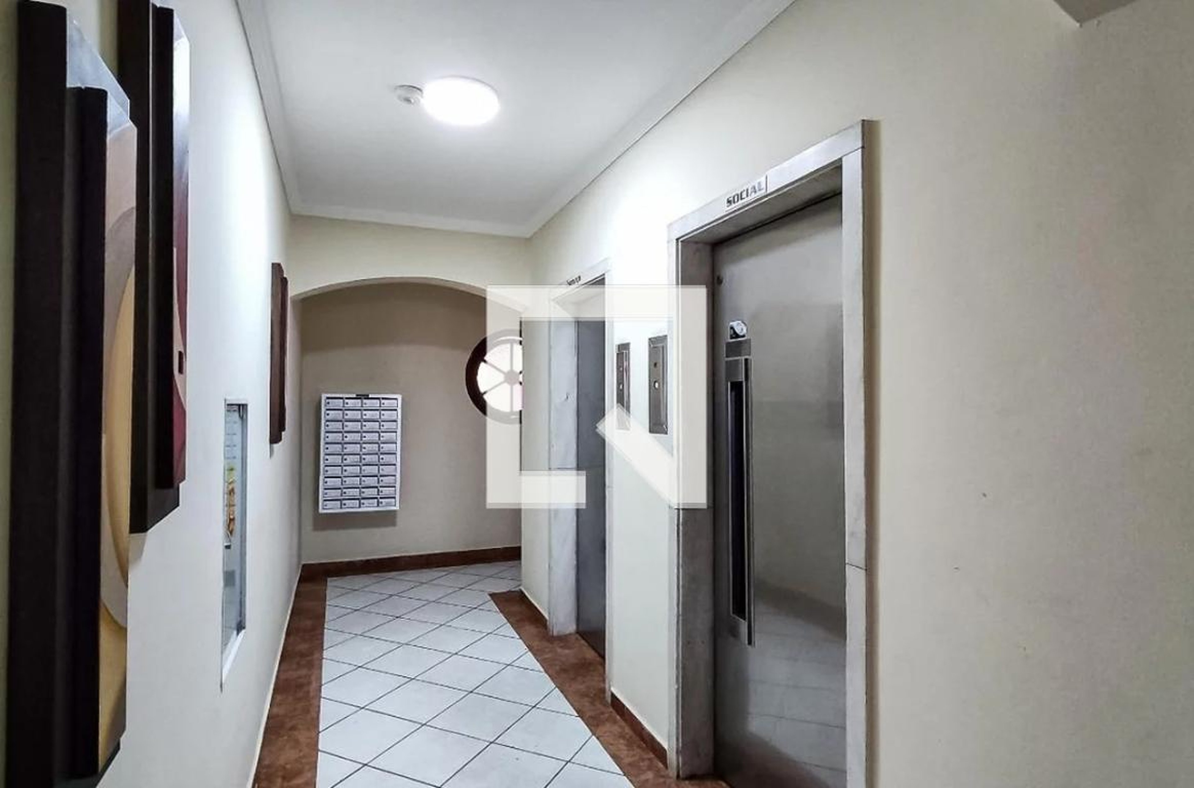 Hall de entrada Condomínio em Rua Izonzo, 717