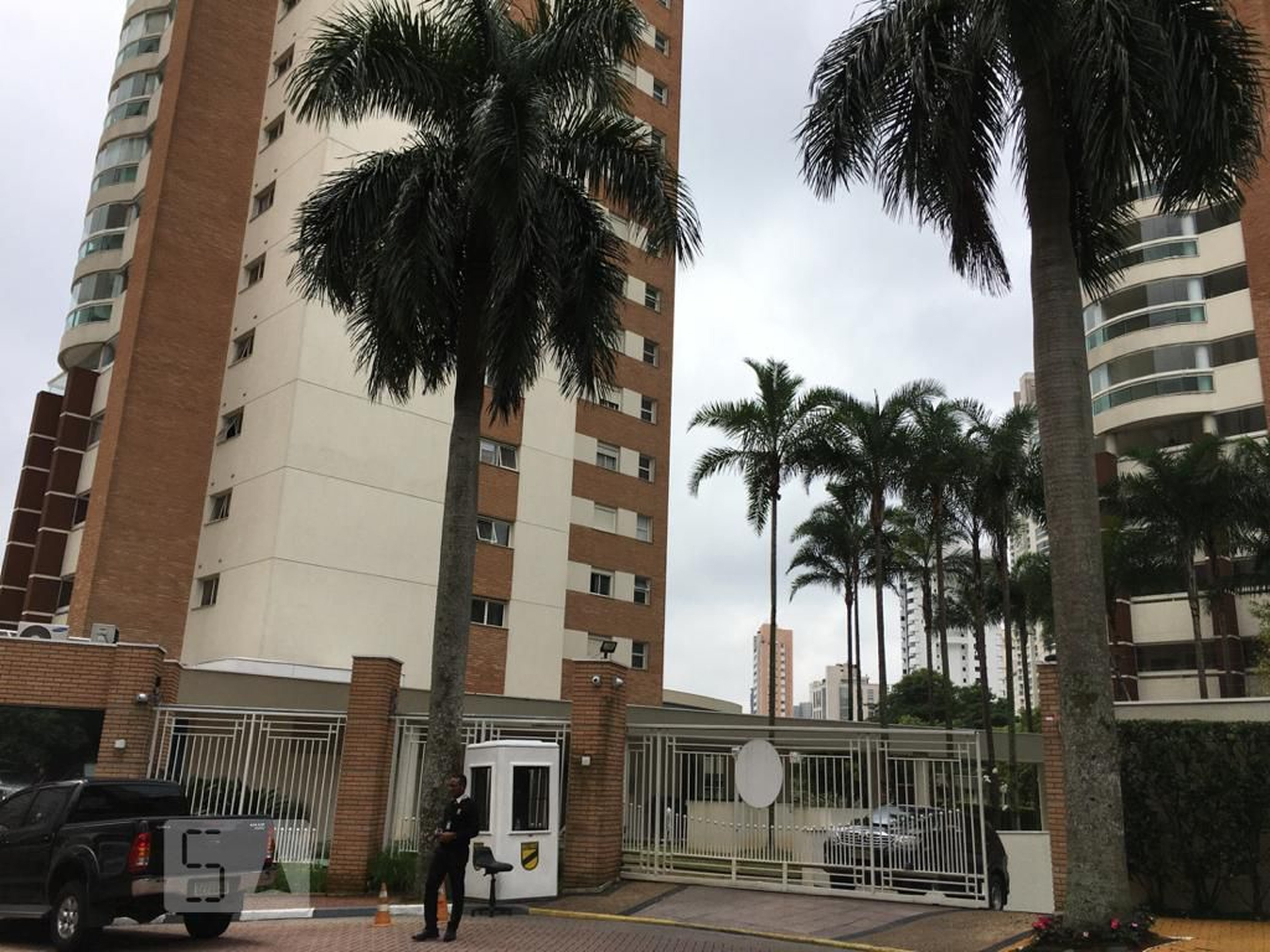 Fachada do condomínio Condomínio Aquarelle