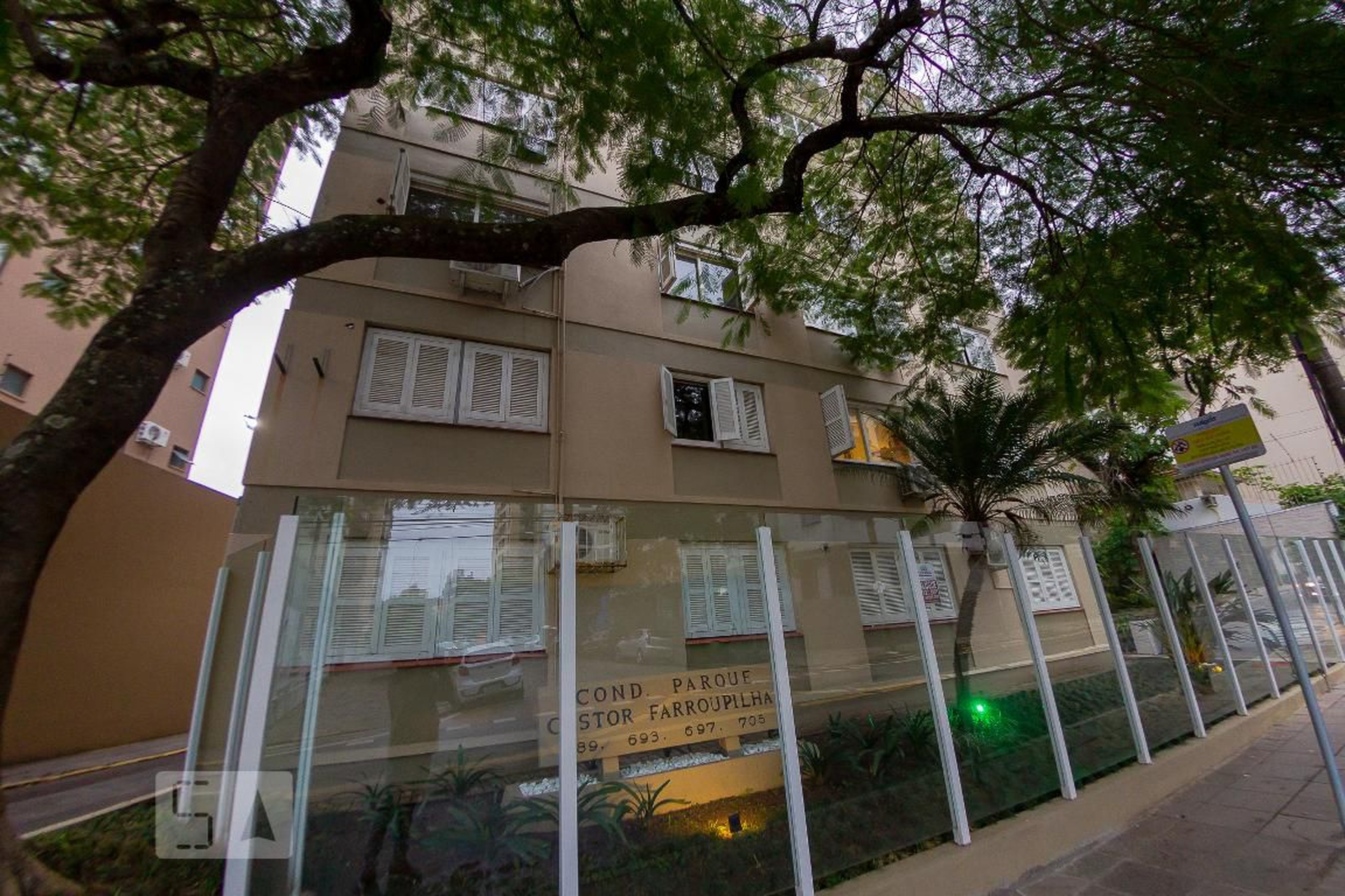 Fachada do Condomínio Condomínio Castor Farroupilha