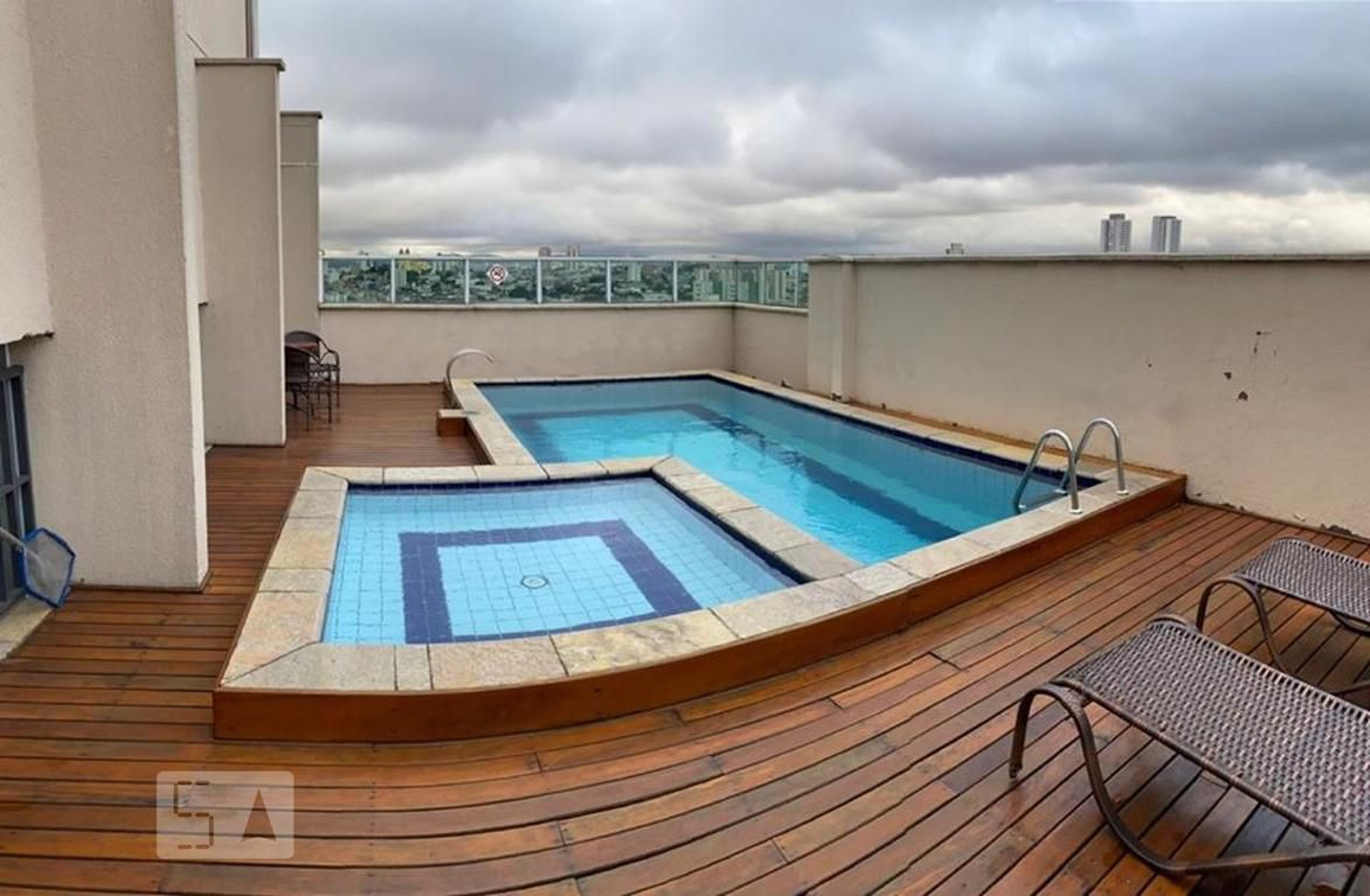 Piscina Condomínio em Rua Mato Grosso, 221
