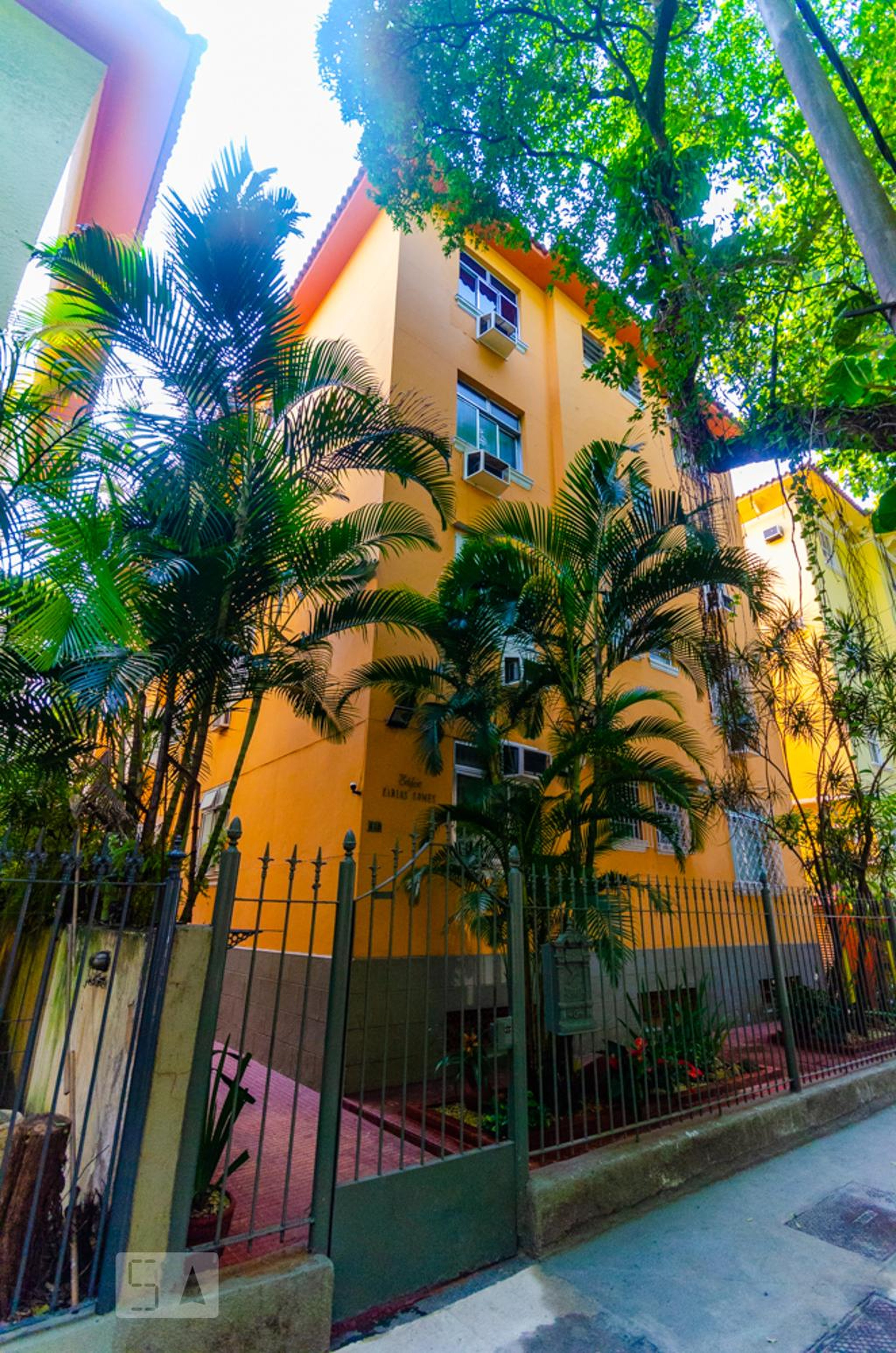Fachada Condomínio Carlos Gomes