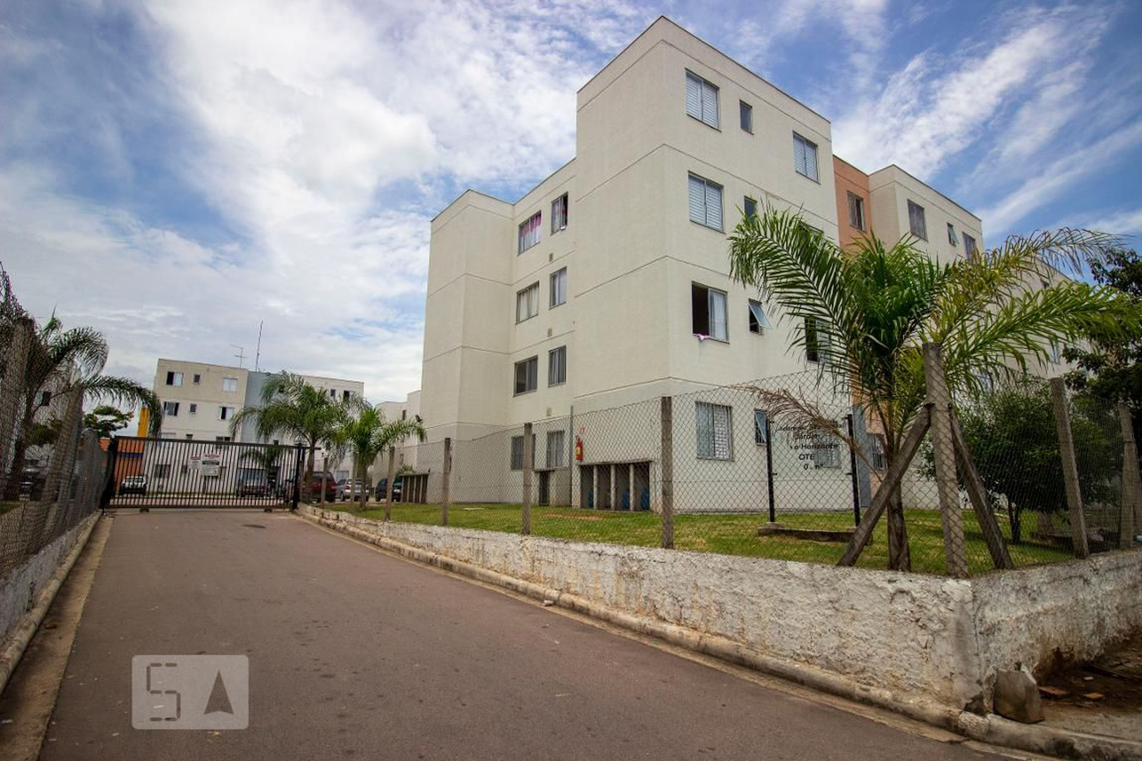 Fachada do Condomínio Condomínio em R. Ana Mendes Pereira Nogueira, Medeiros