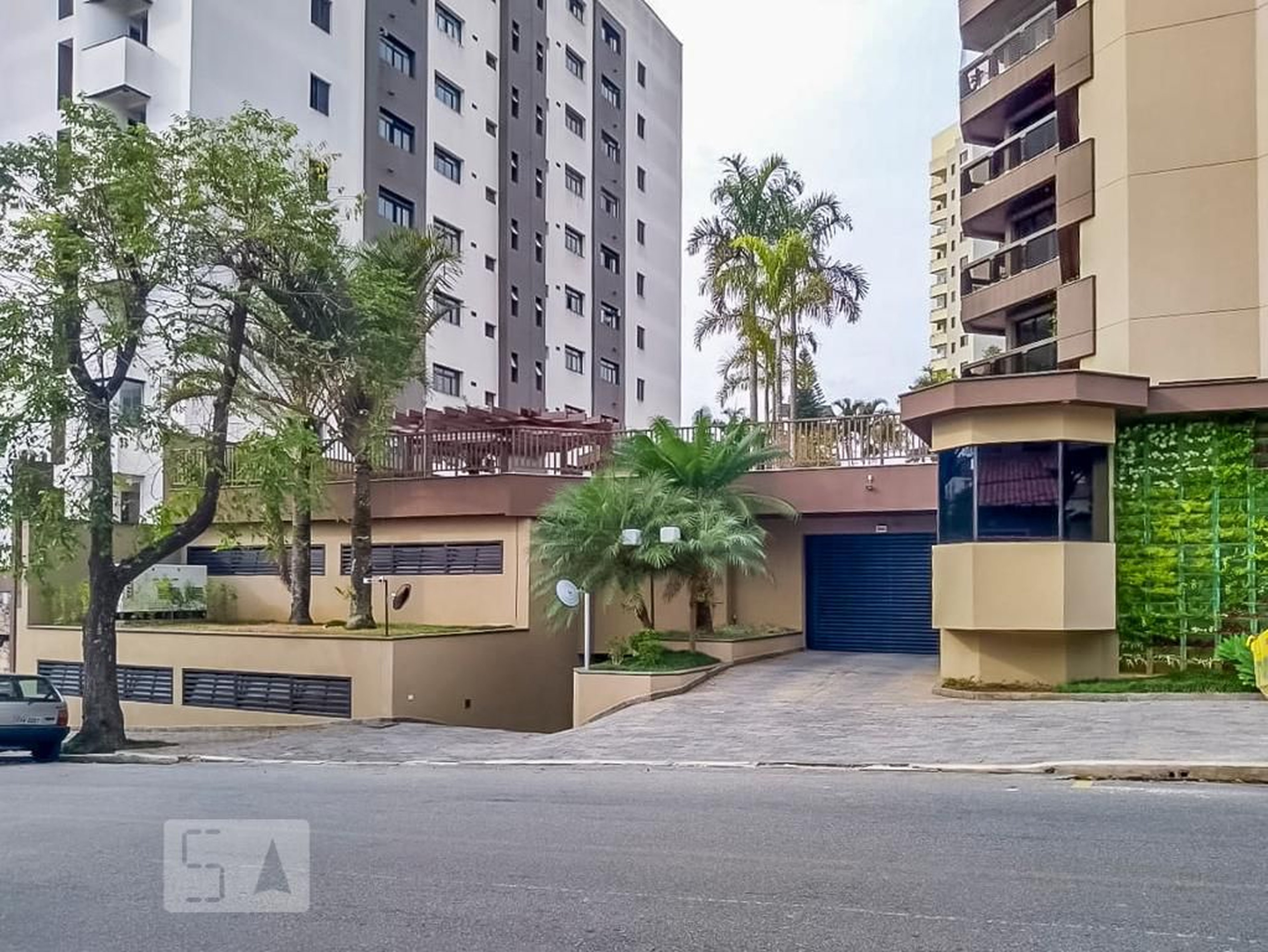 Fachada do Condomínio Edifício Herminia