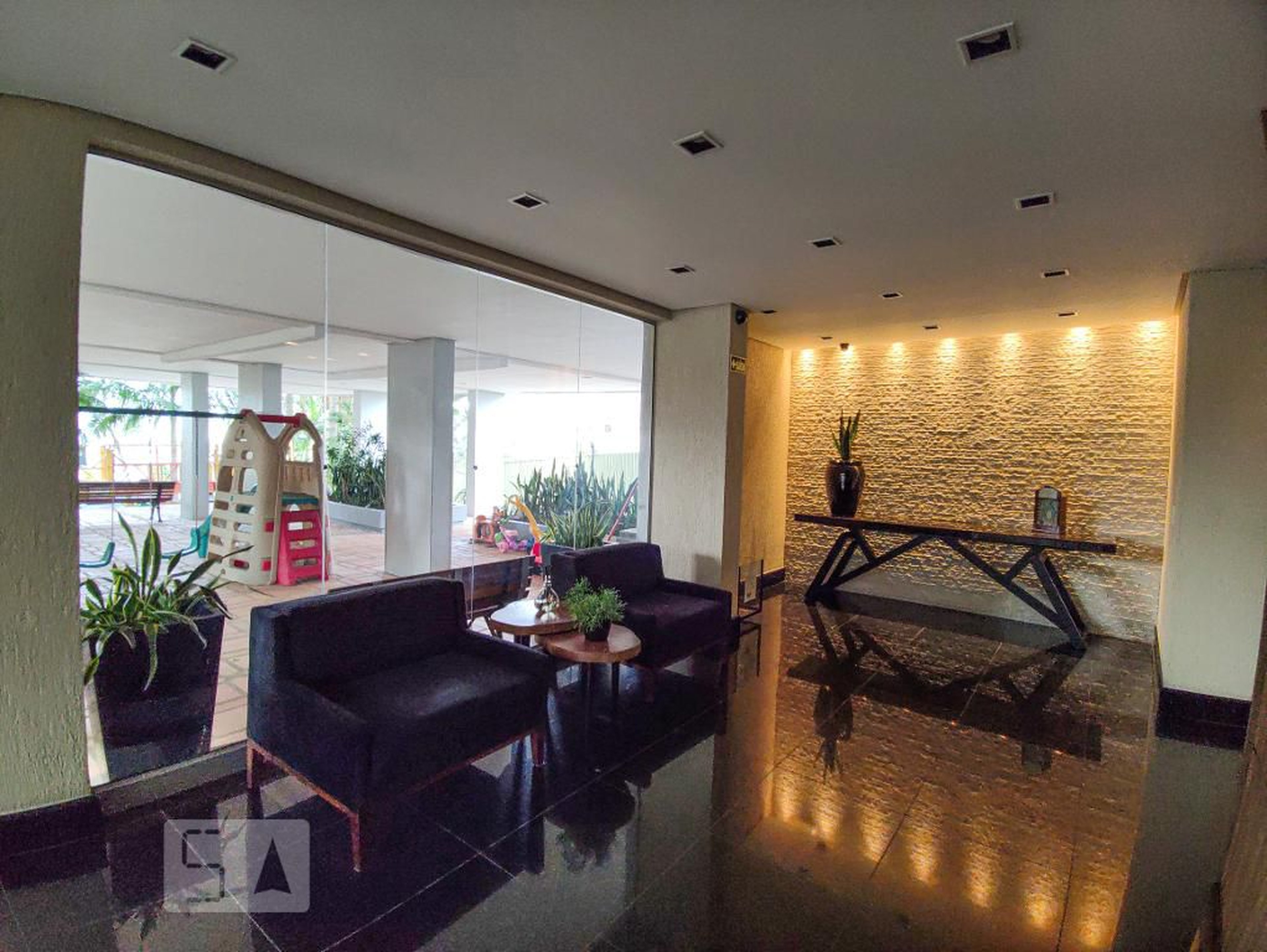 Hall - Emancipação