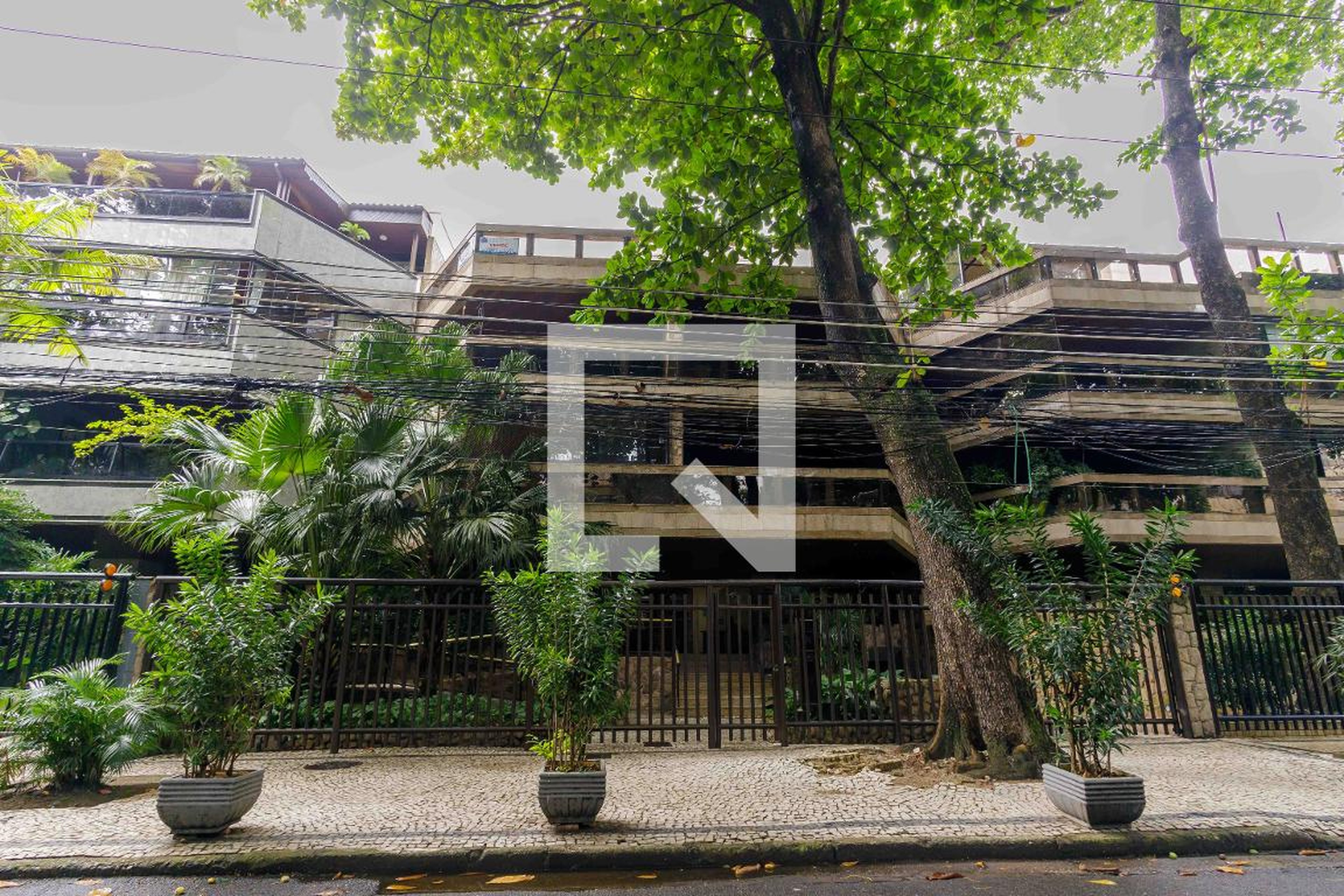 Fachada Condomínio em Rua John Kennedy, 290