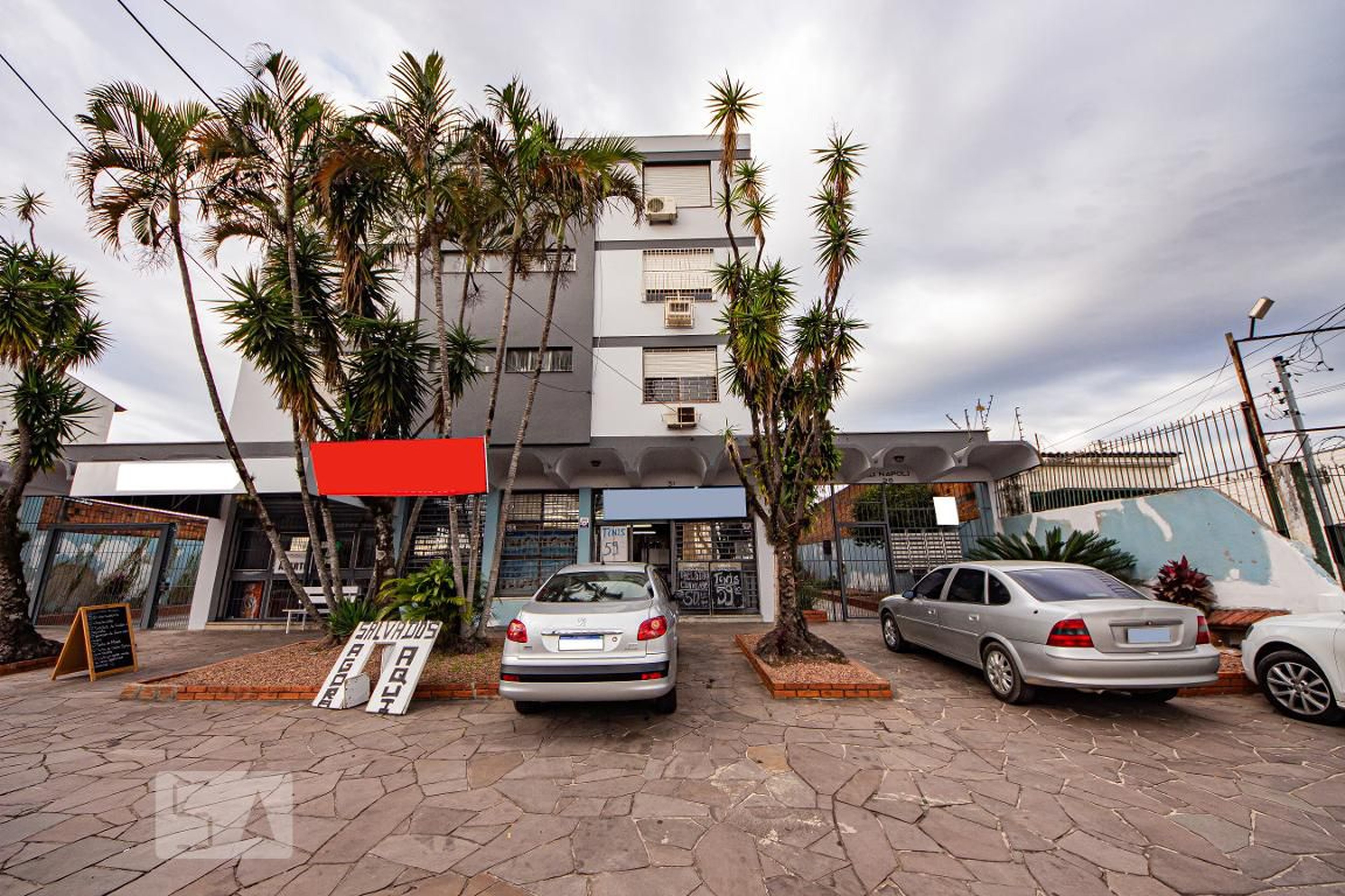 Fachada do Condomínio Condomínio Napolis