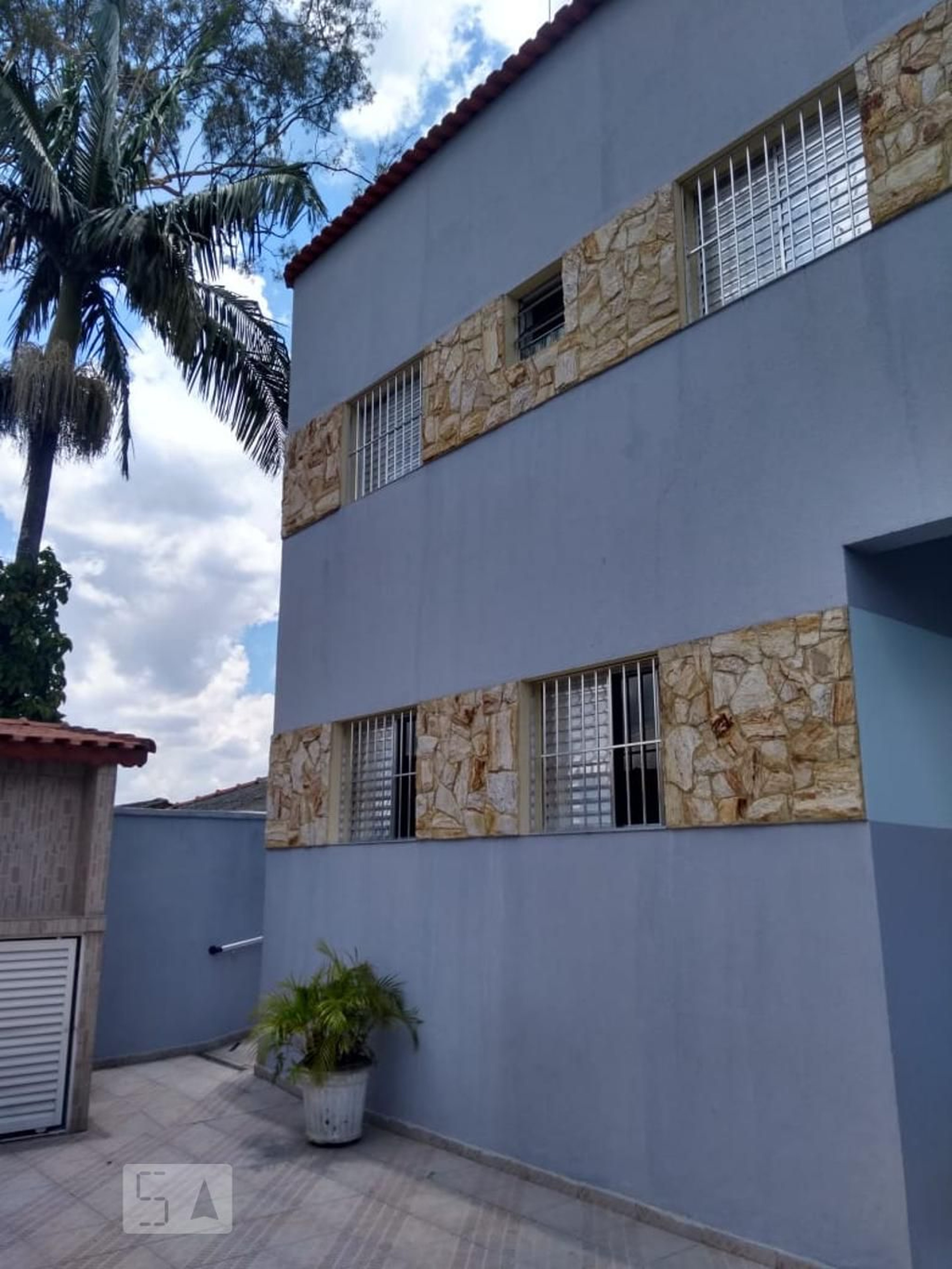 Fachada Condomínio em Rua Luiz de Almeida Fernandes, 103