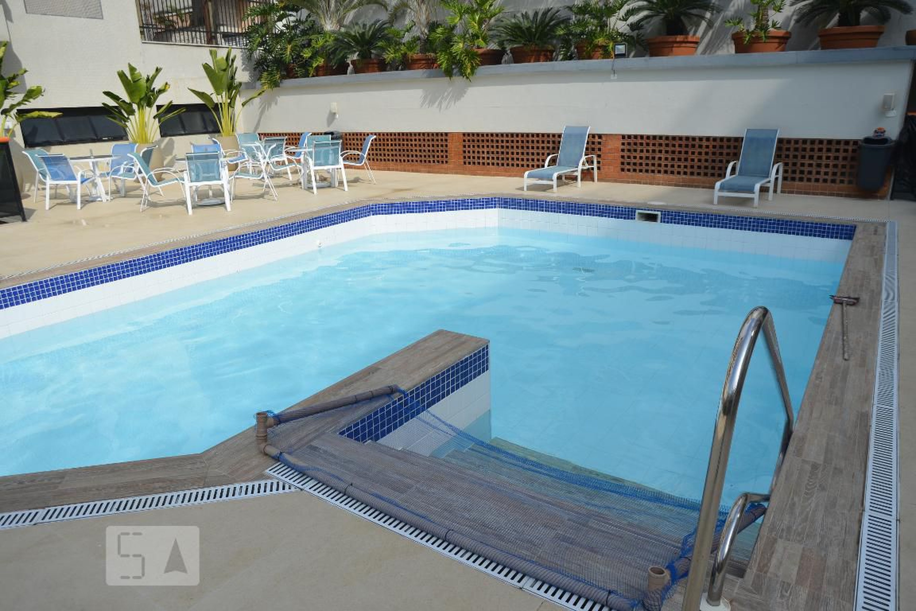 Piscina - Palladium Hotel Residência