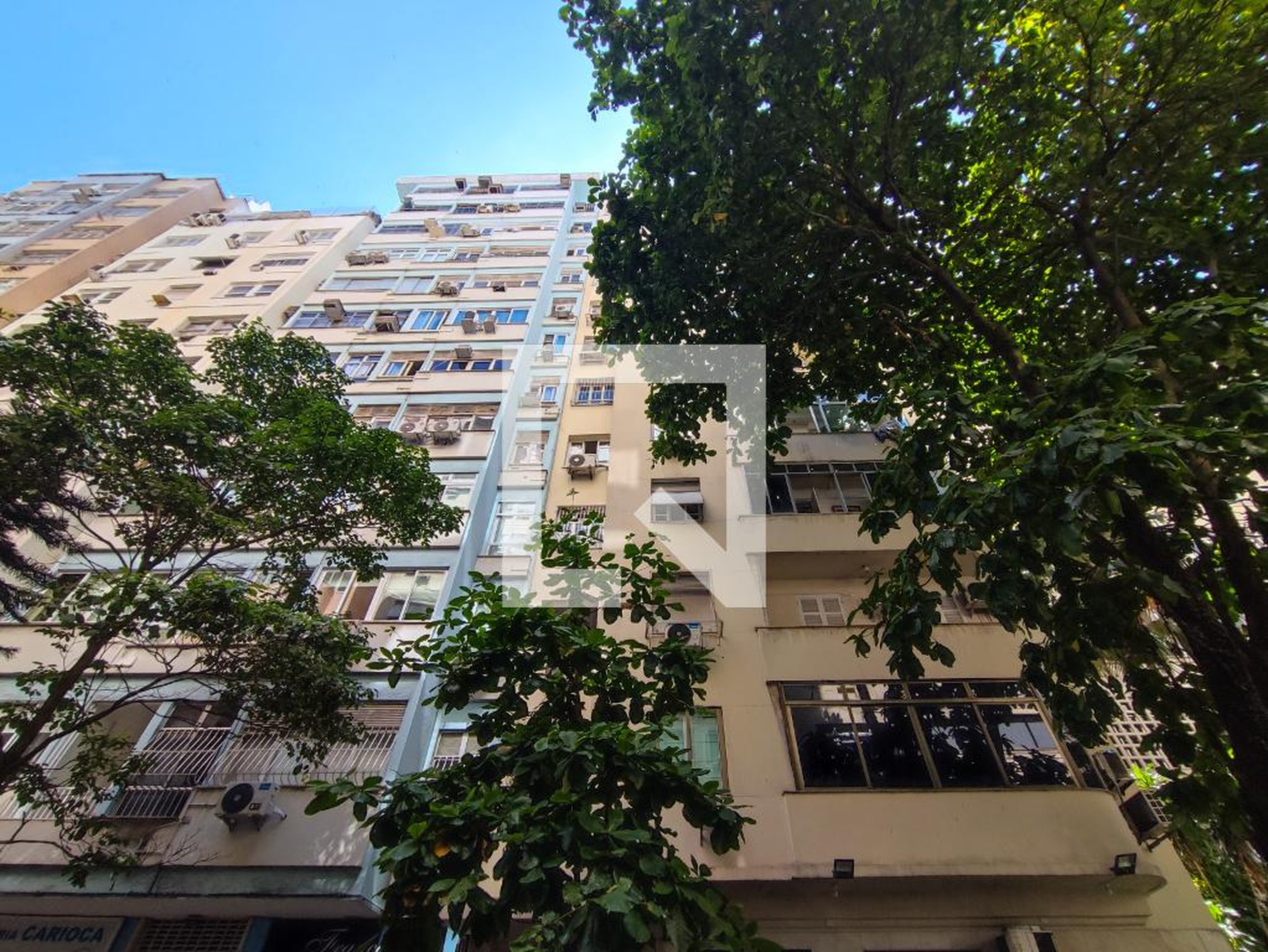 Fachada Condomínio em Rua Aires Saldanha, 24