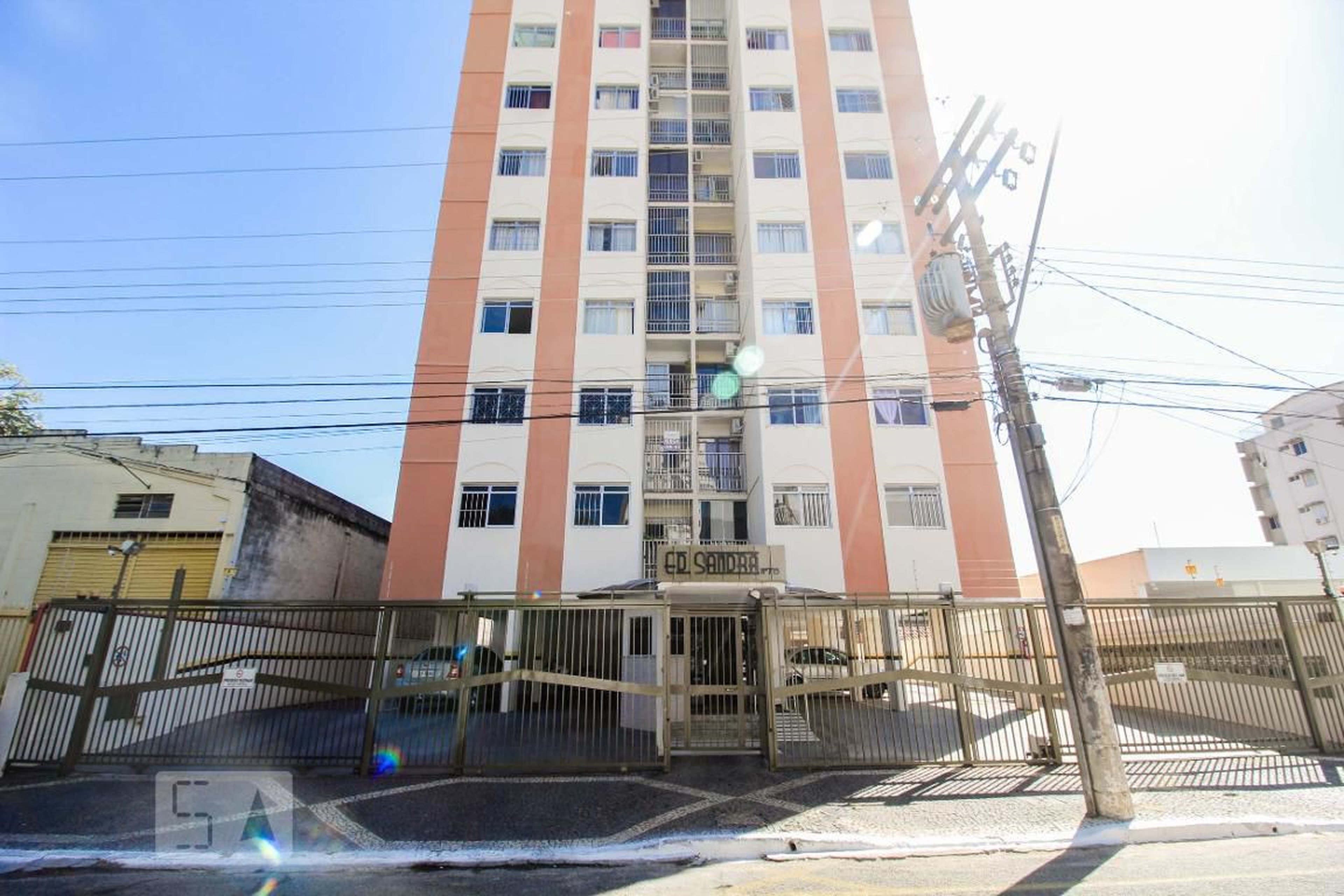 Fachada do Condomínio Edifício Sandra