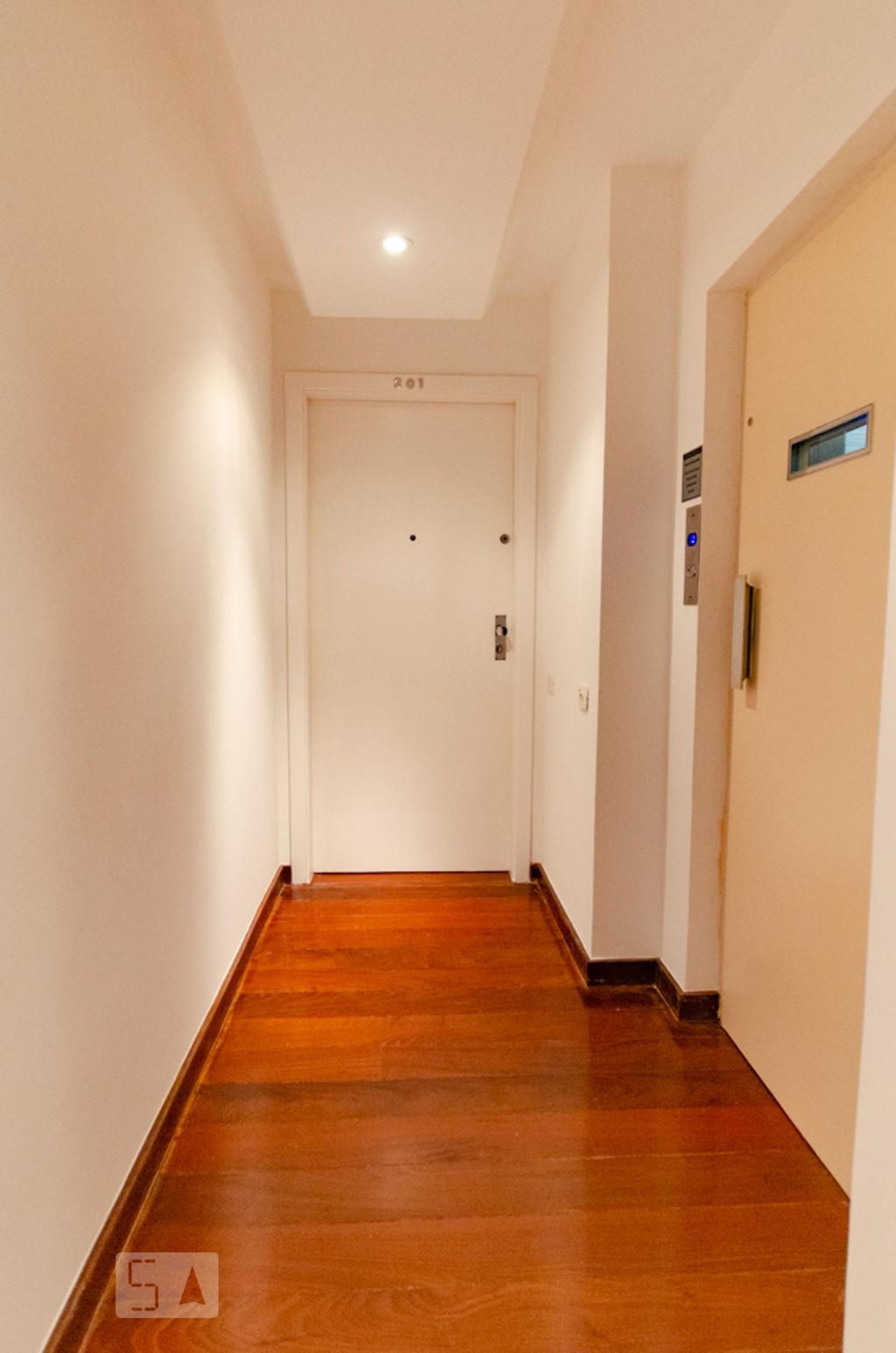 Hall de Entrada Condomínio Patricia