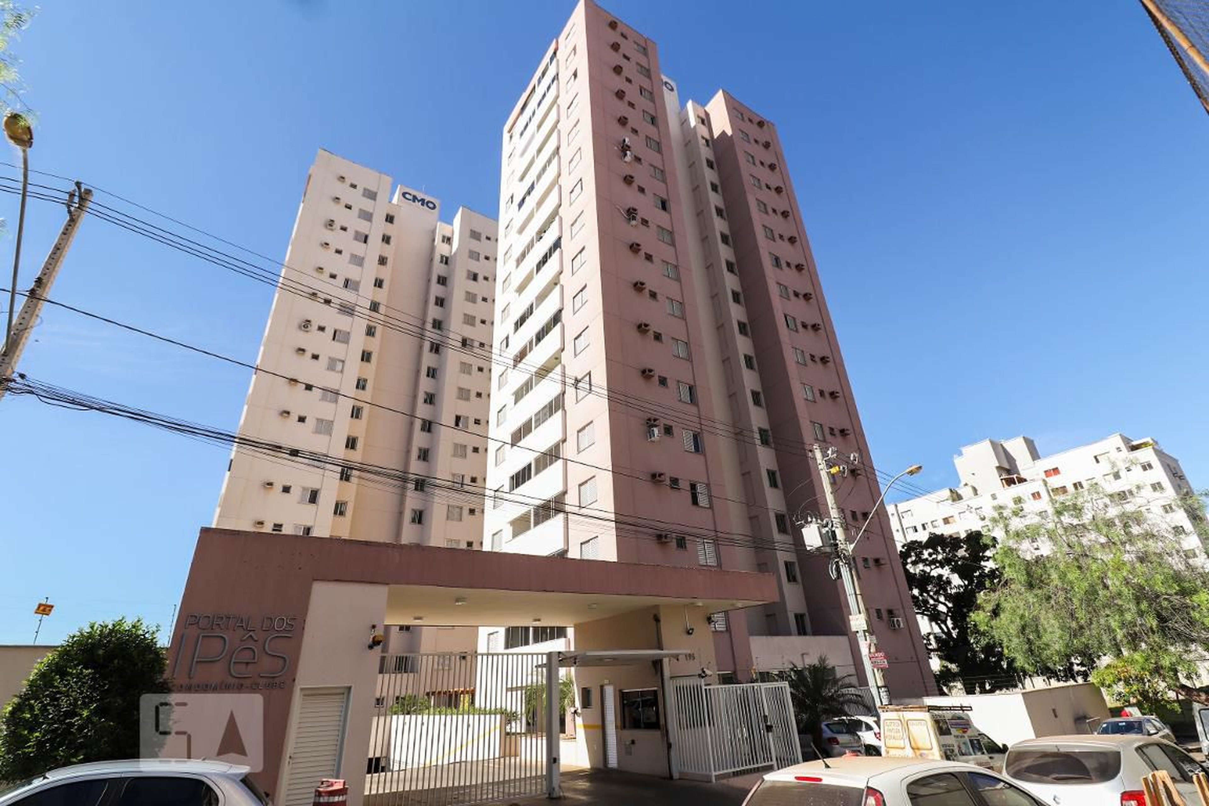 Fachada Condomínio Portal dos Ipês