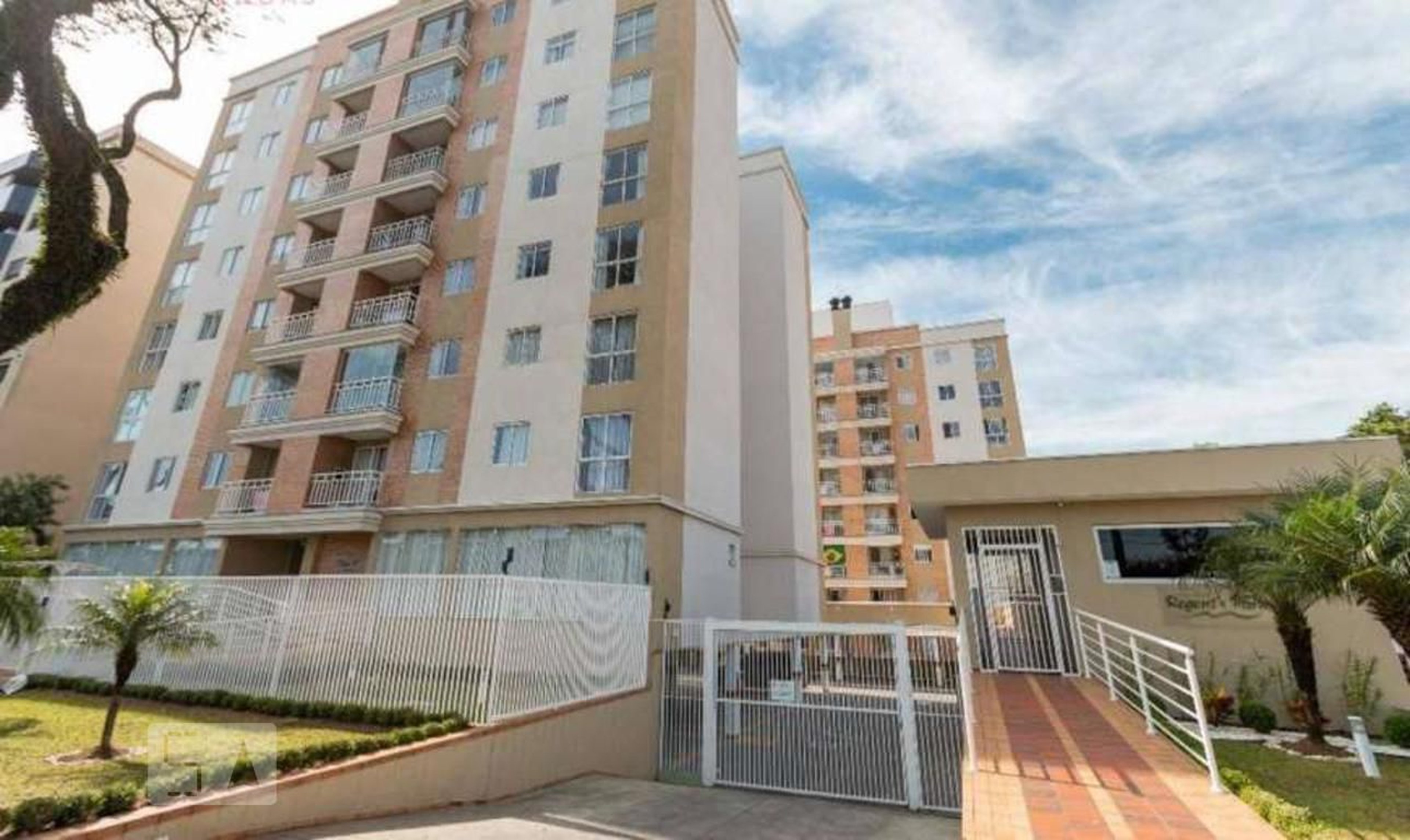 Fachada Condomínio em Praça Padre João Bagozzi, Portão