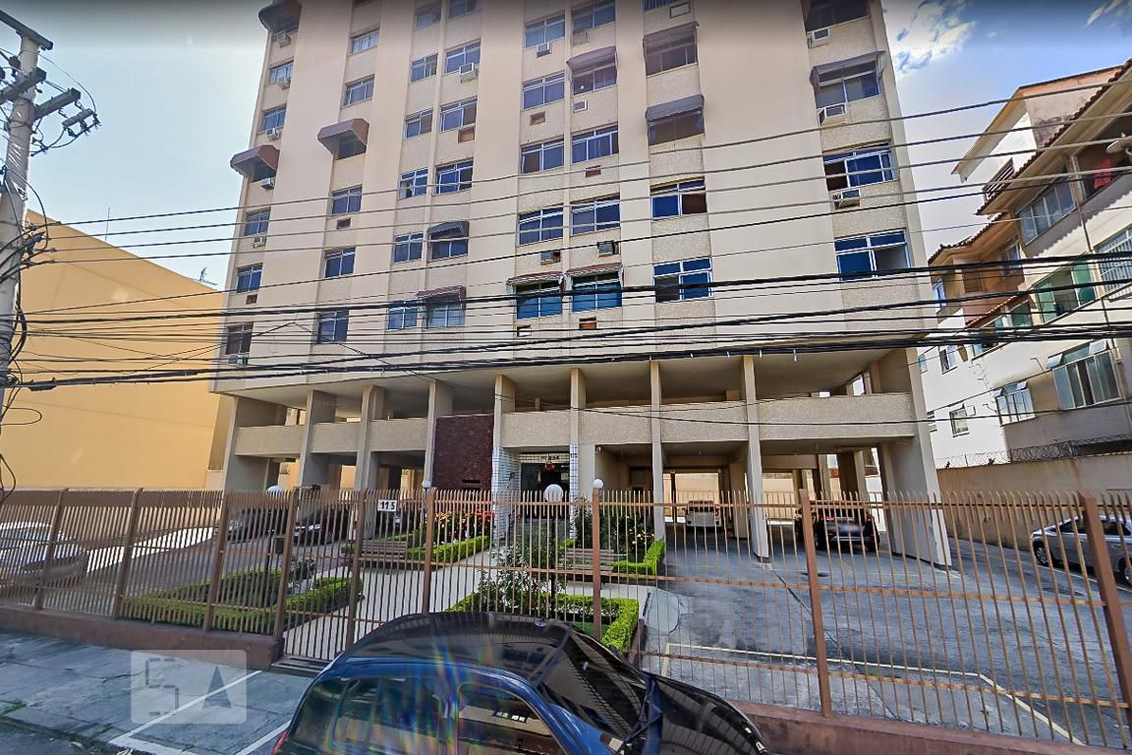 Fachada do condomínio Edifício Hugo